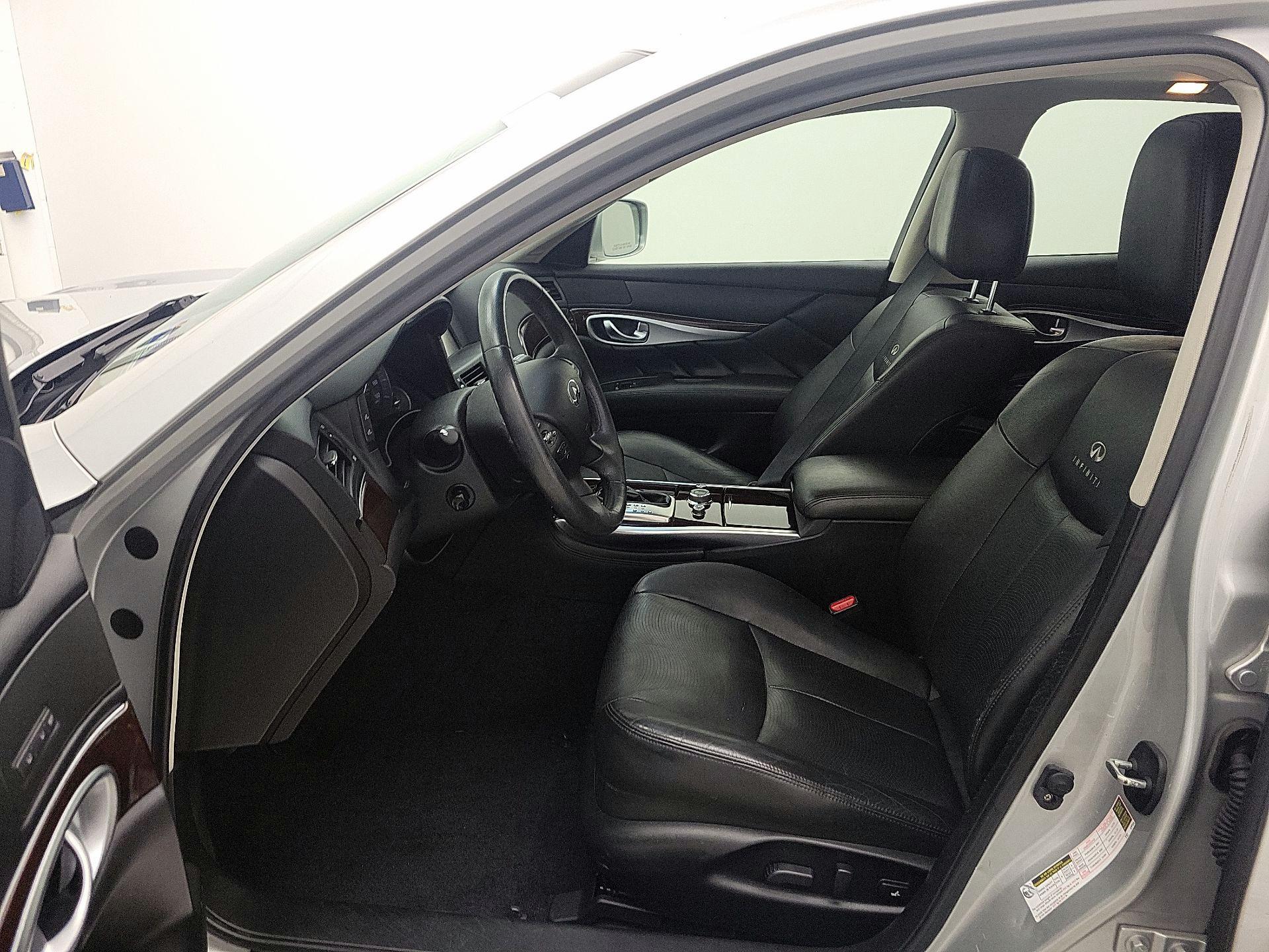 Thumbnail: 2014 INFINITI Q70 - 11