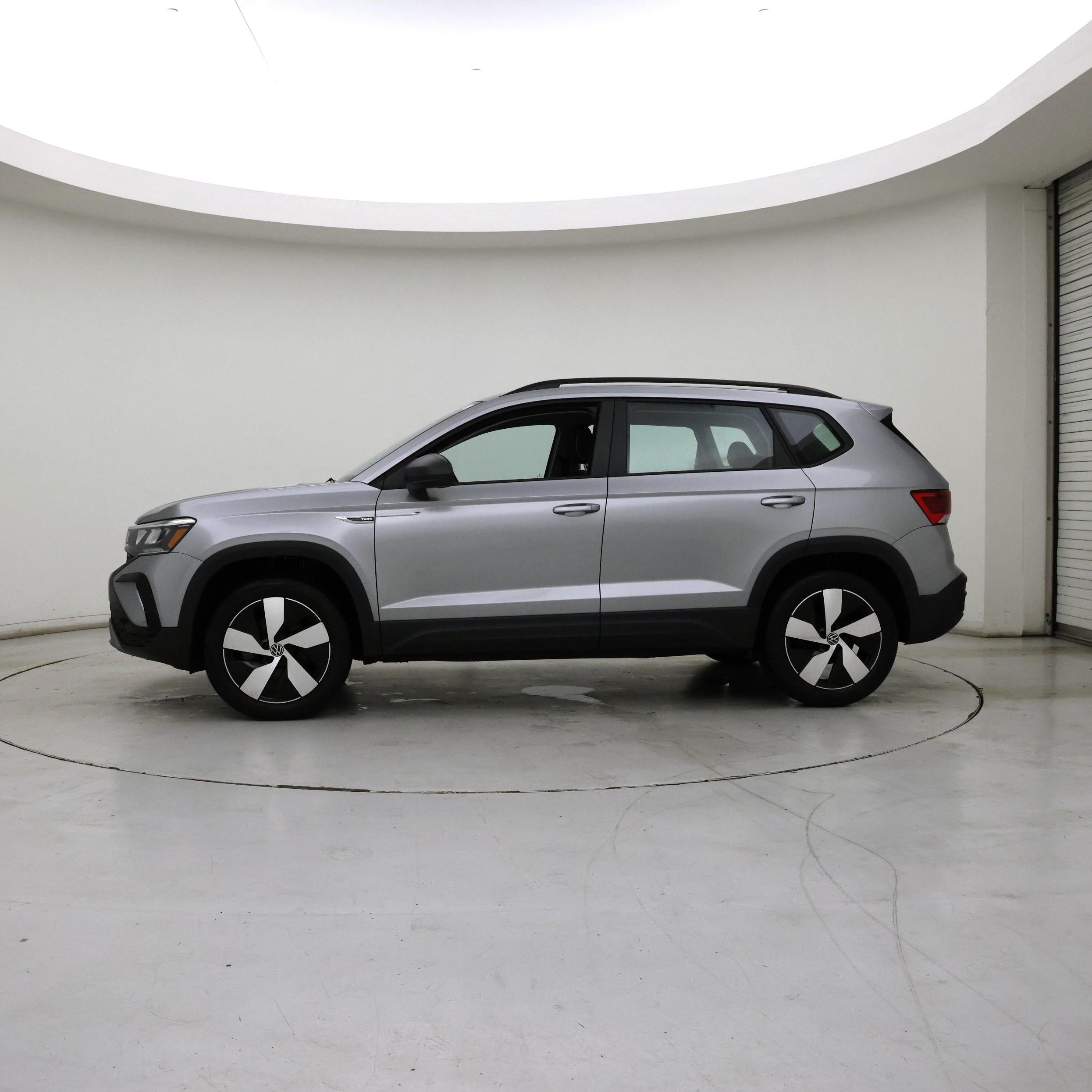 Thumbnail: 2023 Volkswagen Taos - 3