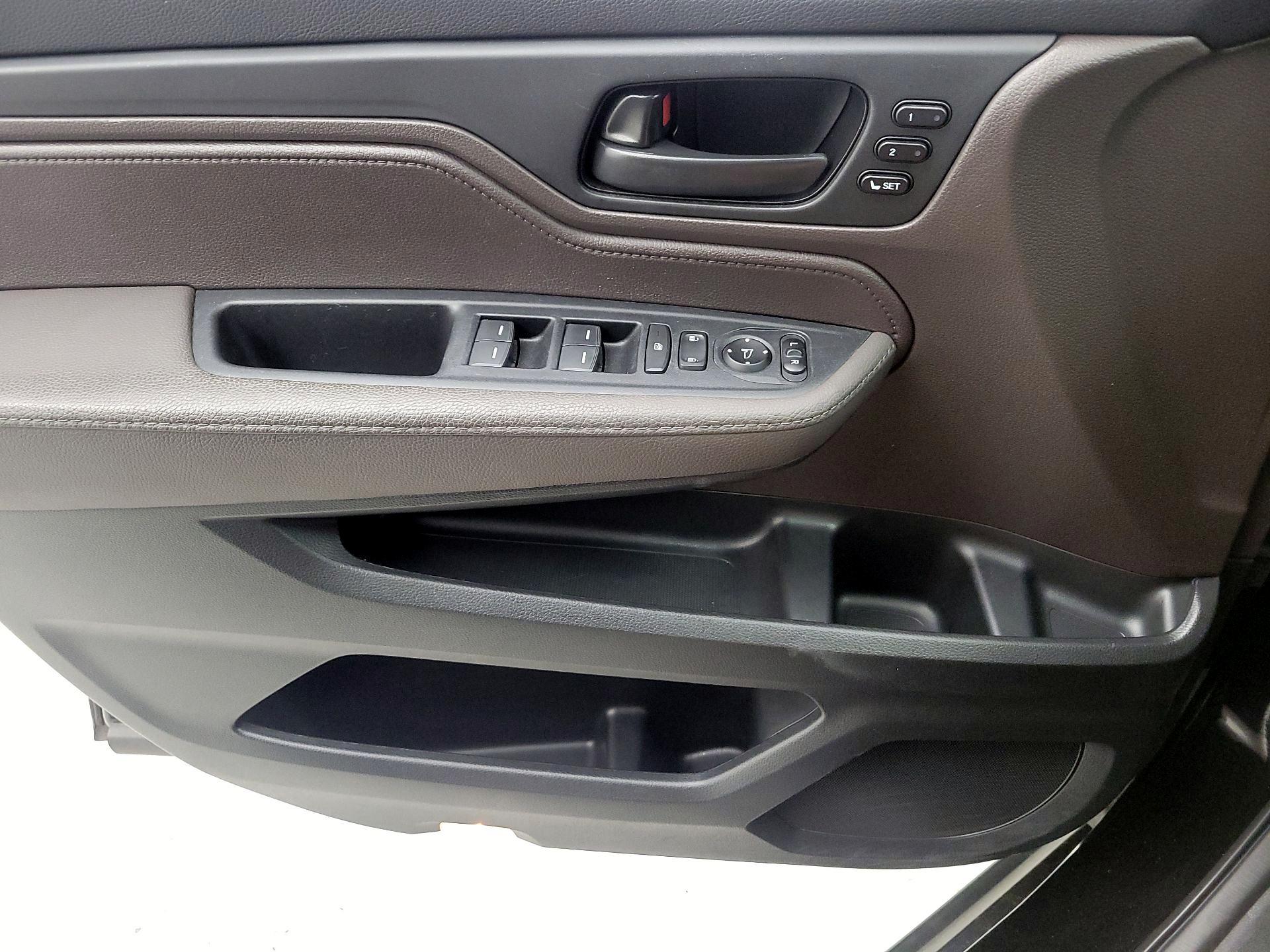 Thumbnail: 2019 Honda Odyssey - 12