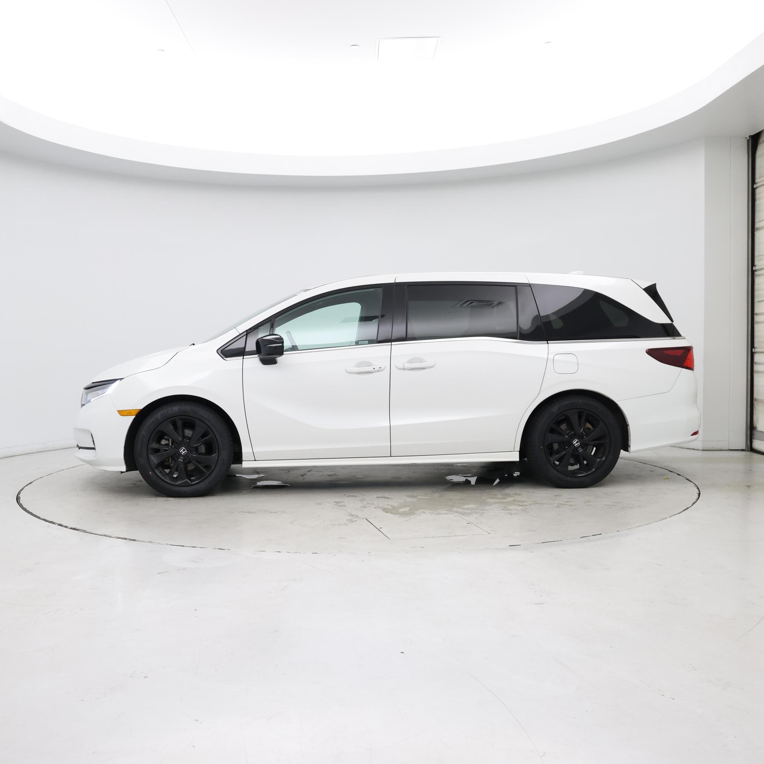 Thumbnail: 2023 Honda Odyssey - 3