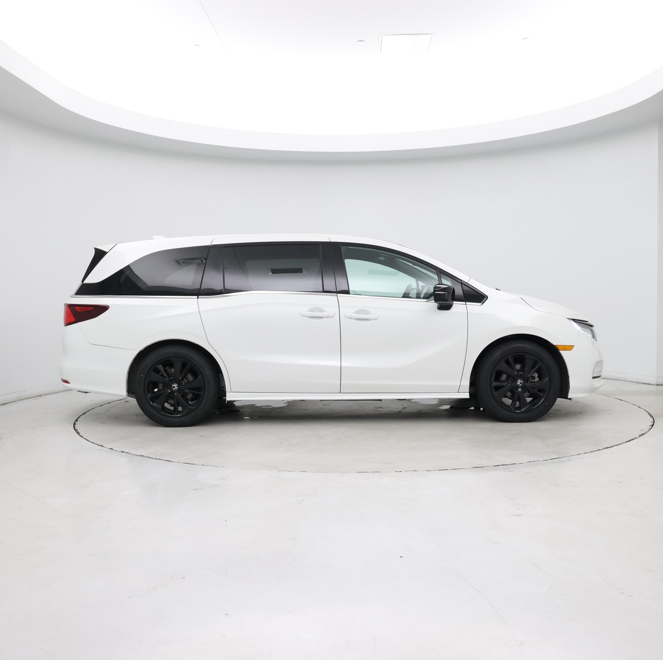 Thumbnail: 2023 Honda Odyssey - 7
