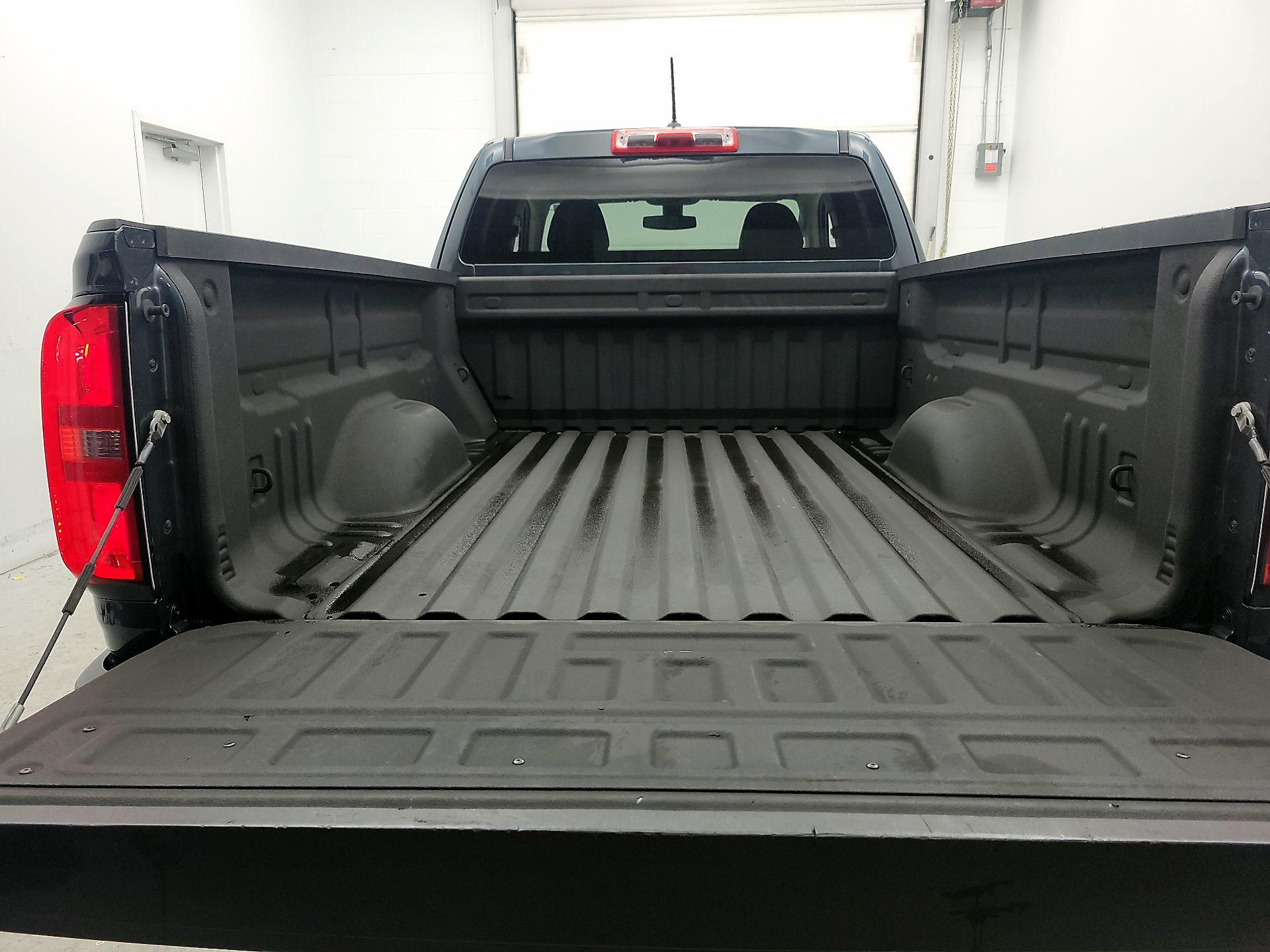 Thumbnail: 2017 Chevrolet Colorado - 18