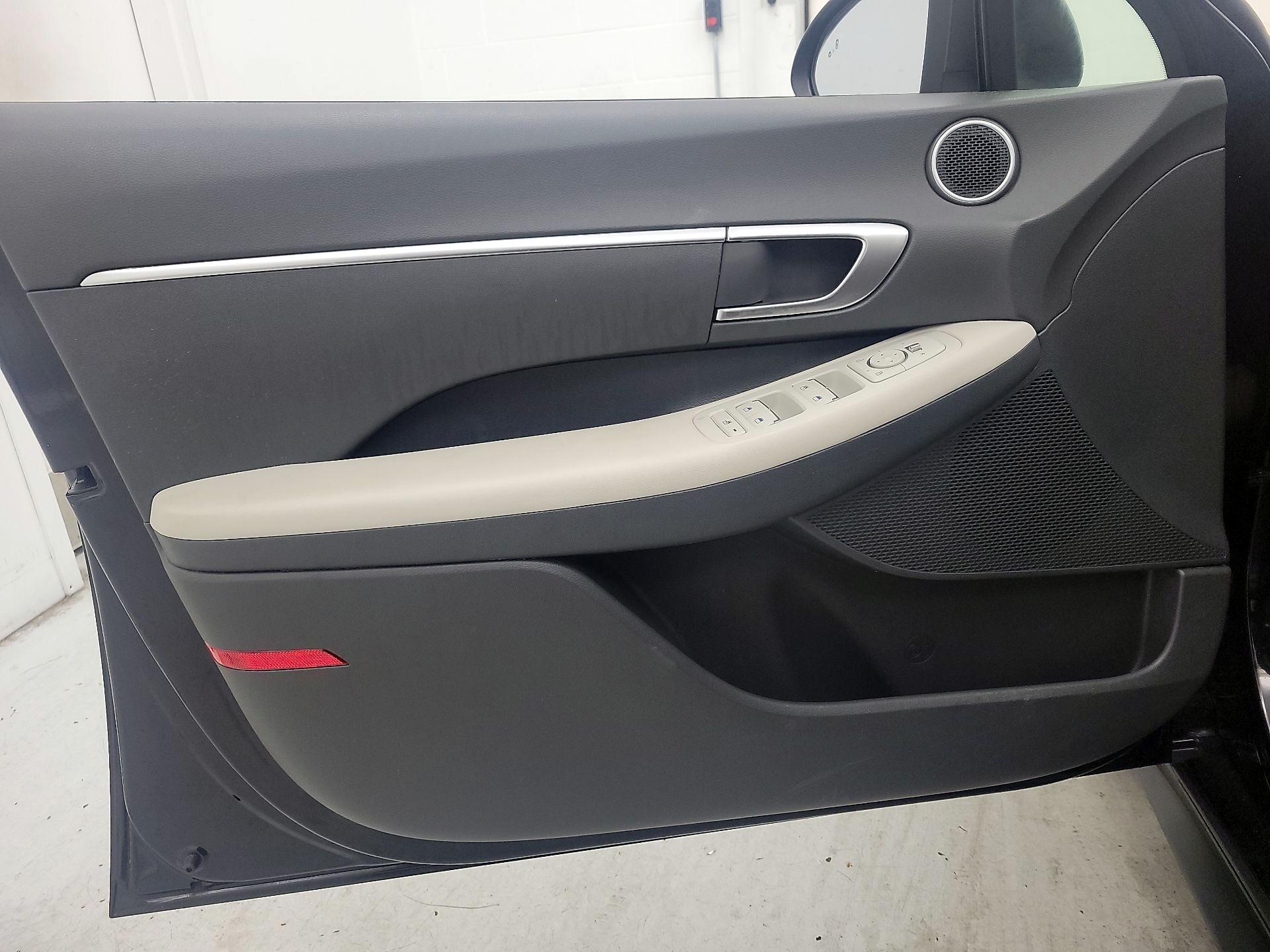 Thumbnail: 2023 Hyundai Sonata - 12