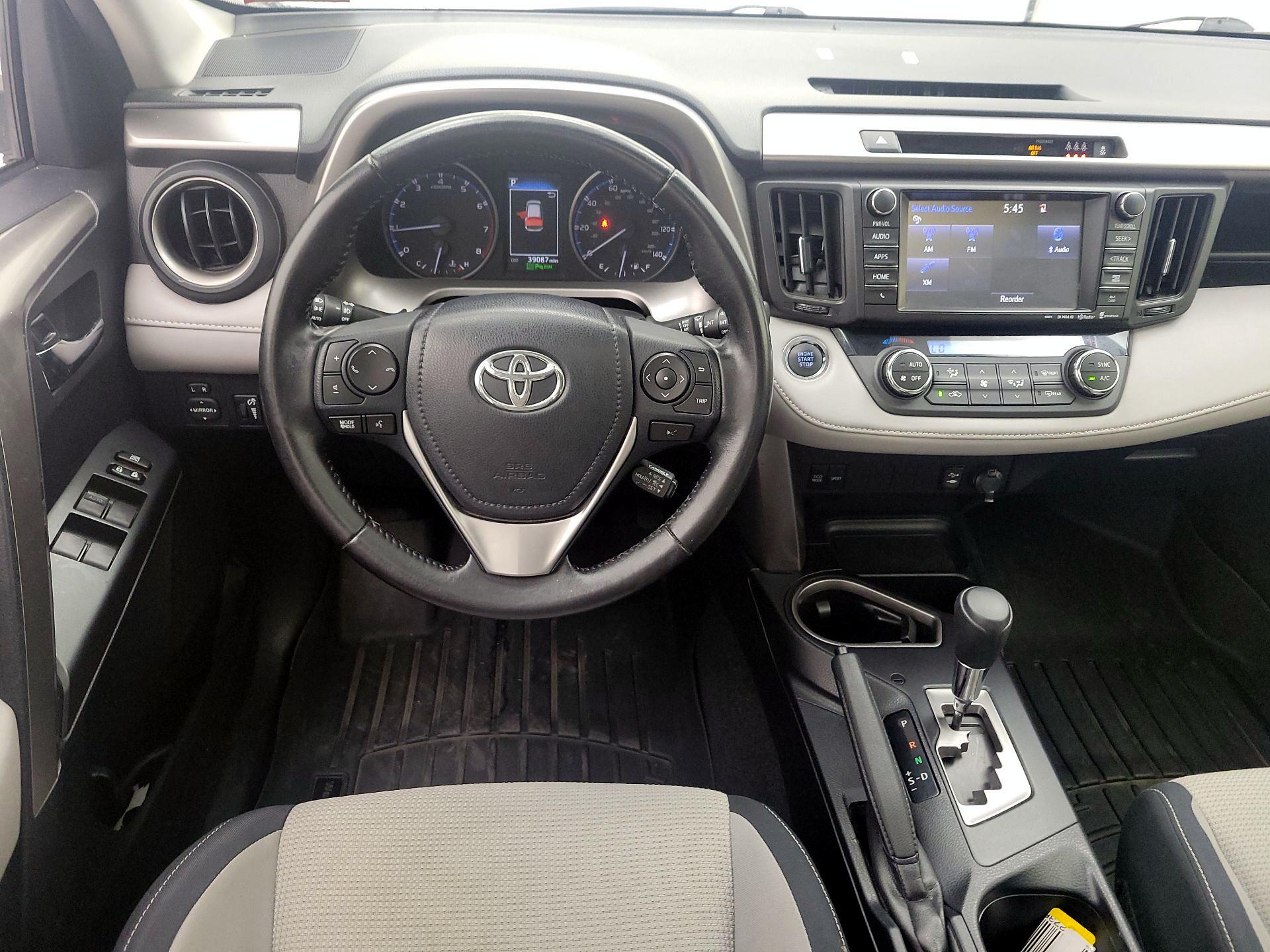 Thumbnail: 2017 Toyota RAV4 - 10