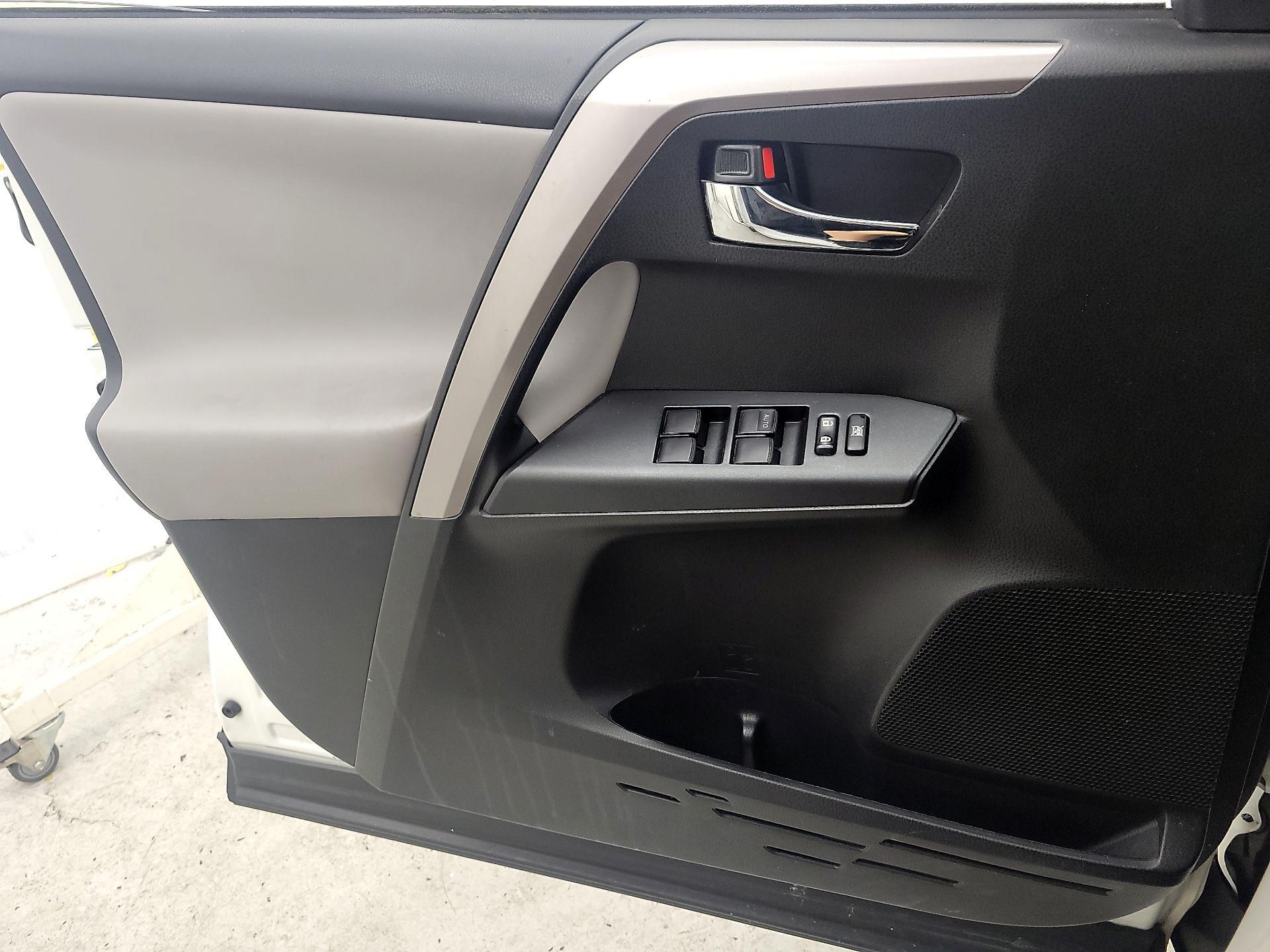 Thumbnail: 2017 Toyota RAV4 - 12