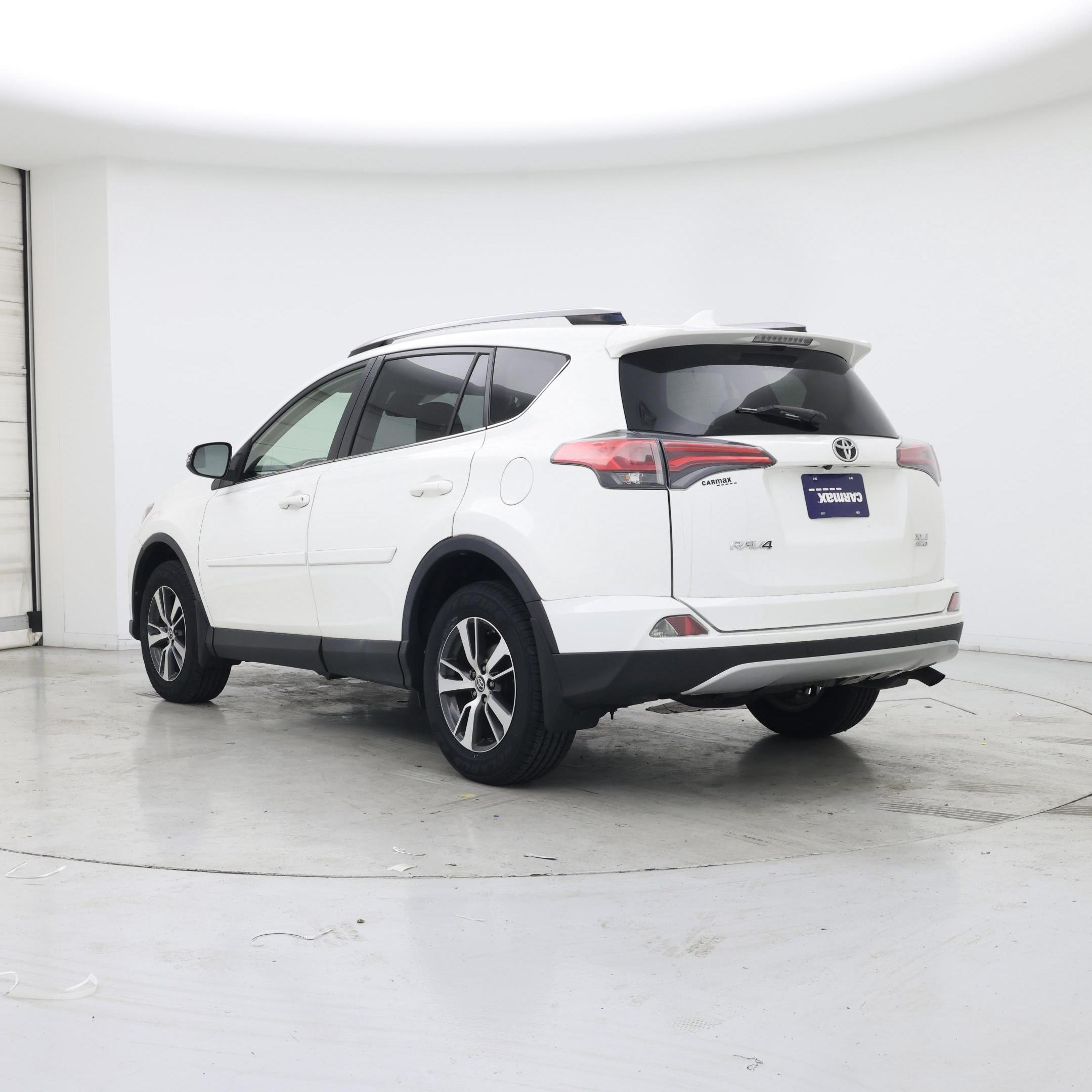 Thumbnail: 2017 Toyota RAV4 - 2