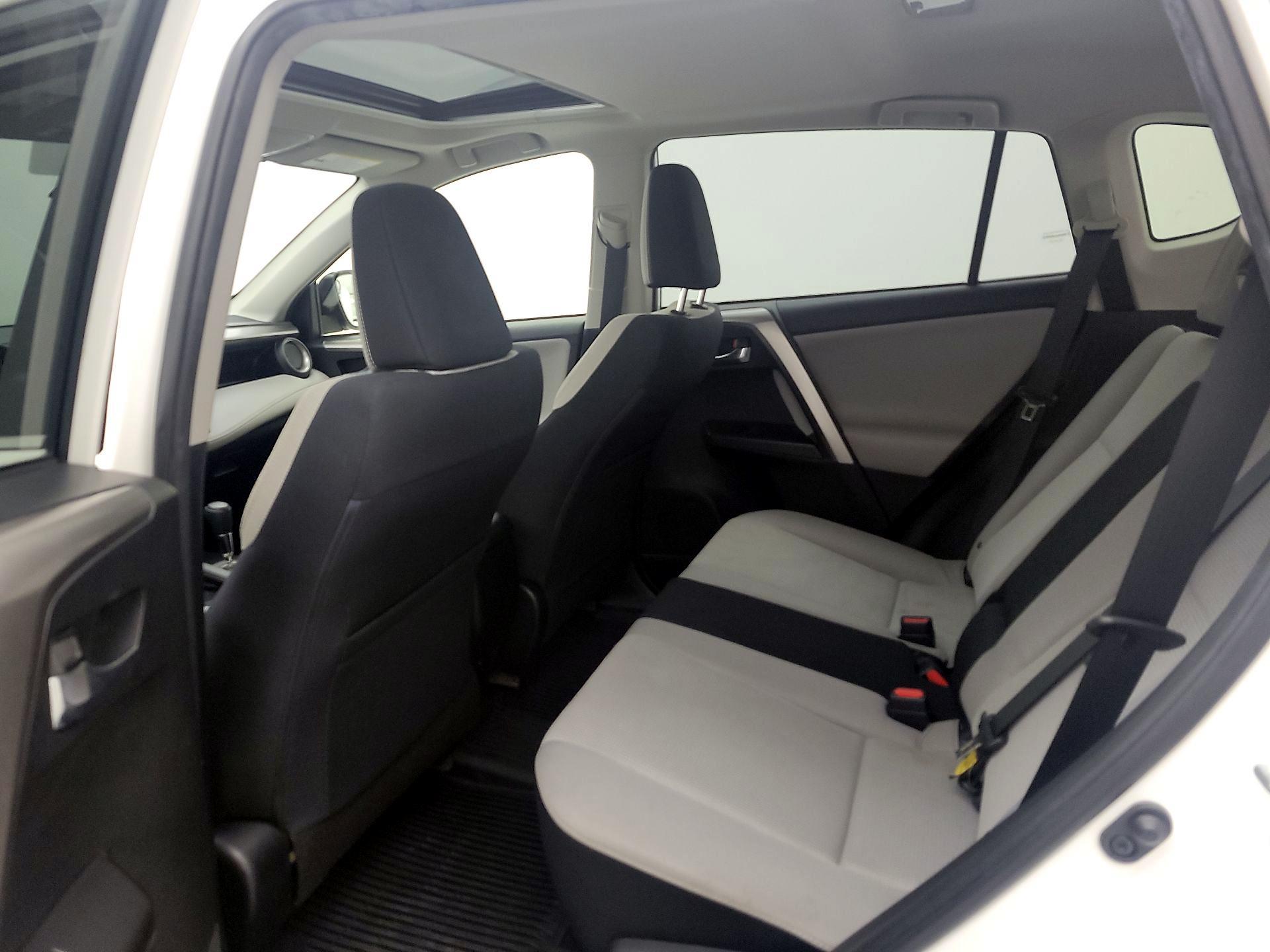 Thumbnail: 2017 Toyota RAV4 - 20