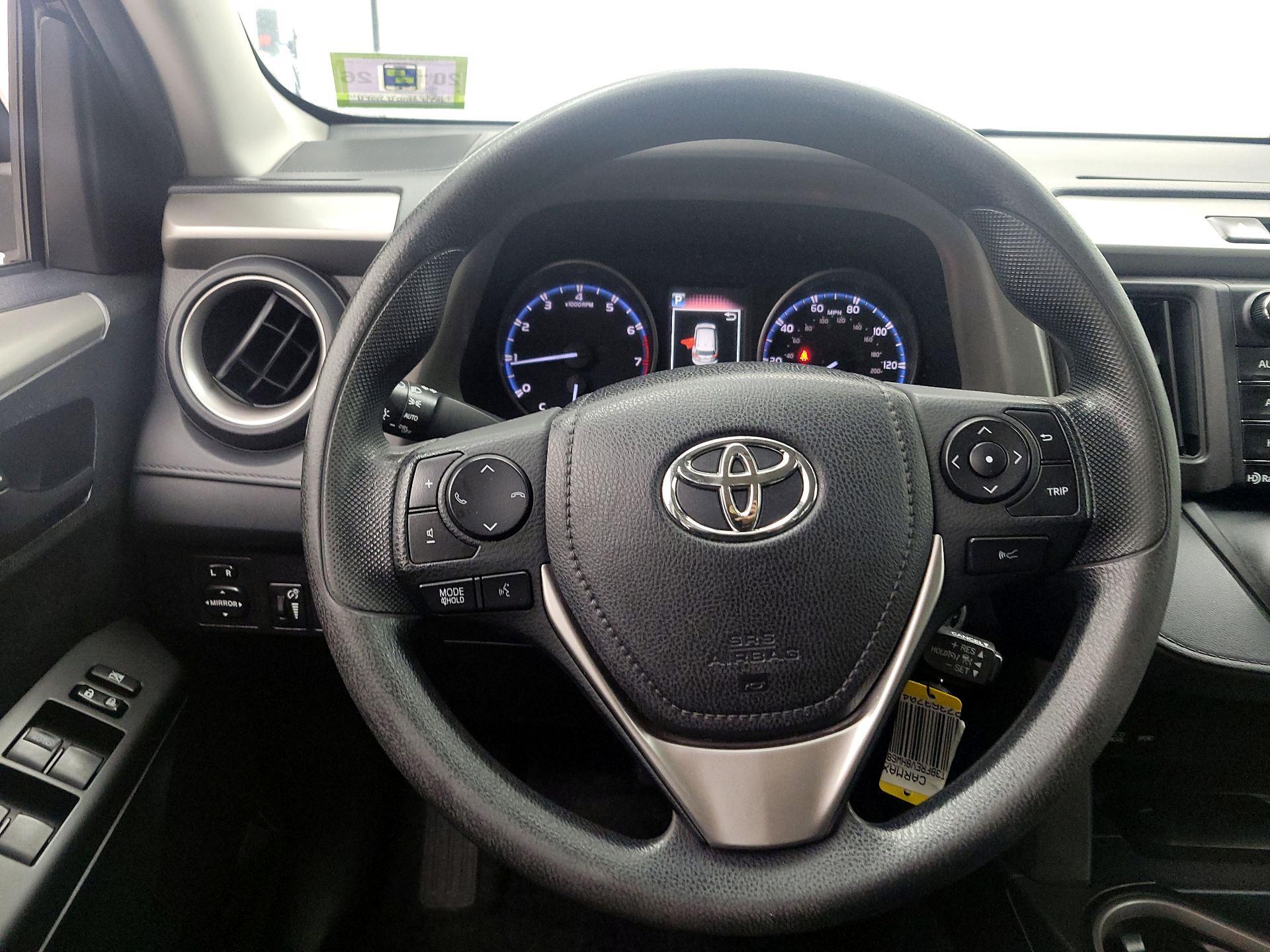 Thumbnail: 2017 Toyota RAV4 - 10