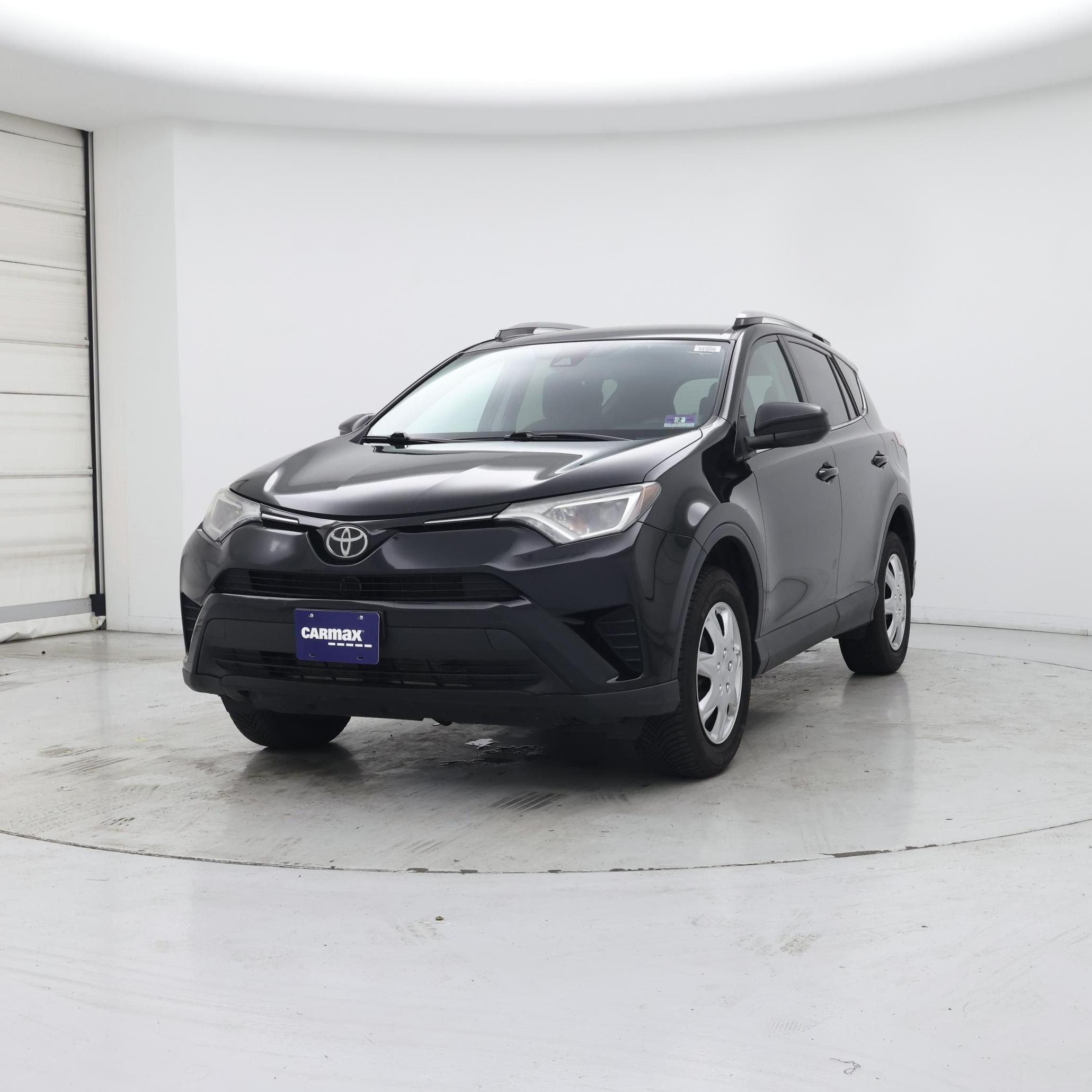 Thumbnail: 2017 Toyota RAV4 - 4