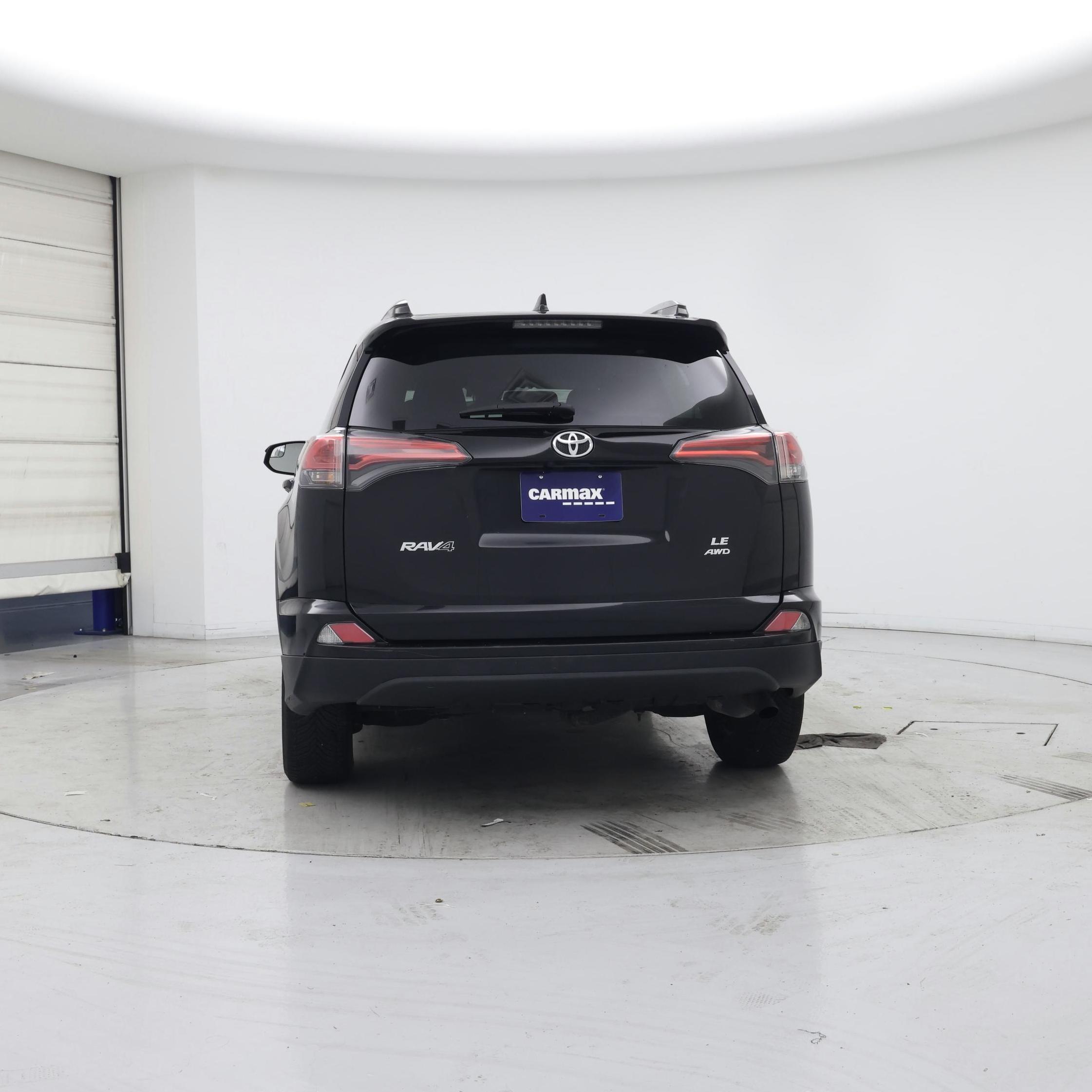 Thumbnail: 2017 Toyota RAV4 - 6