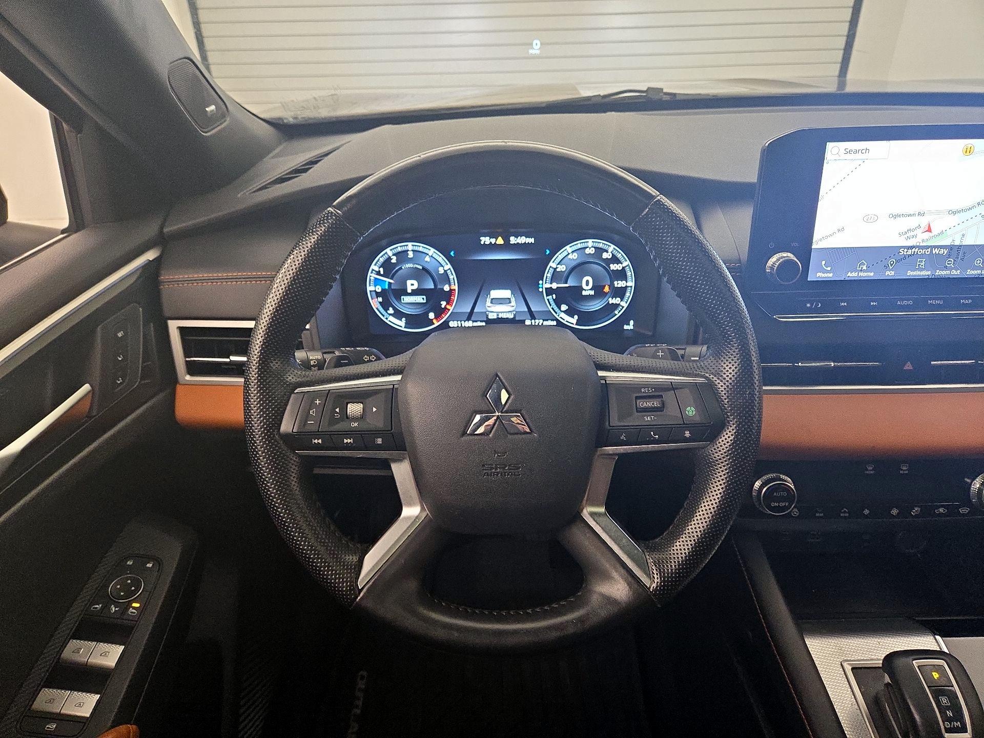 Thumbnail: 2022 Mitsubishi Outlander - 10