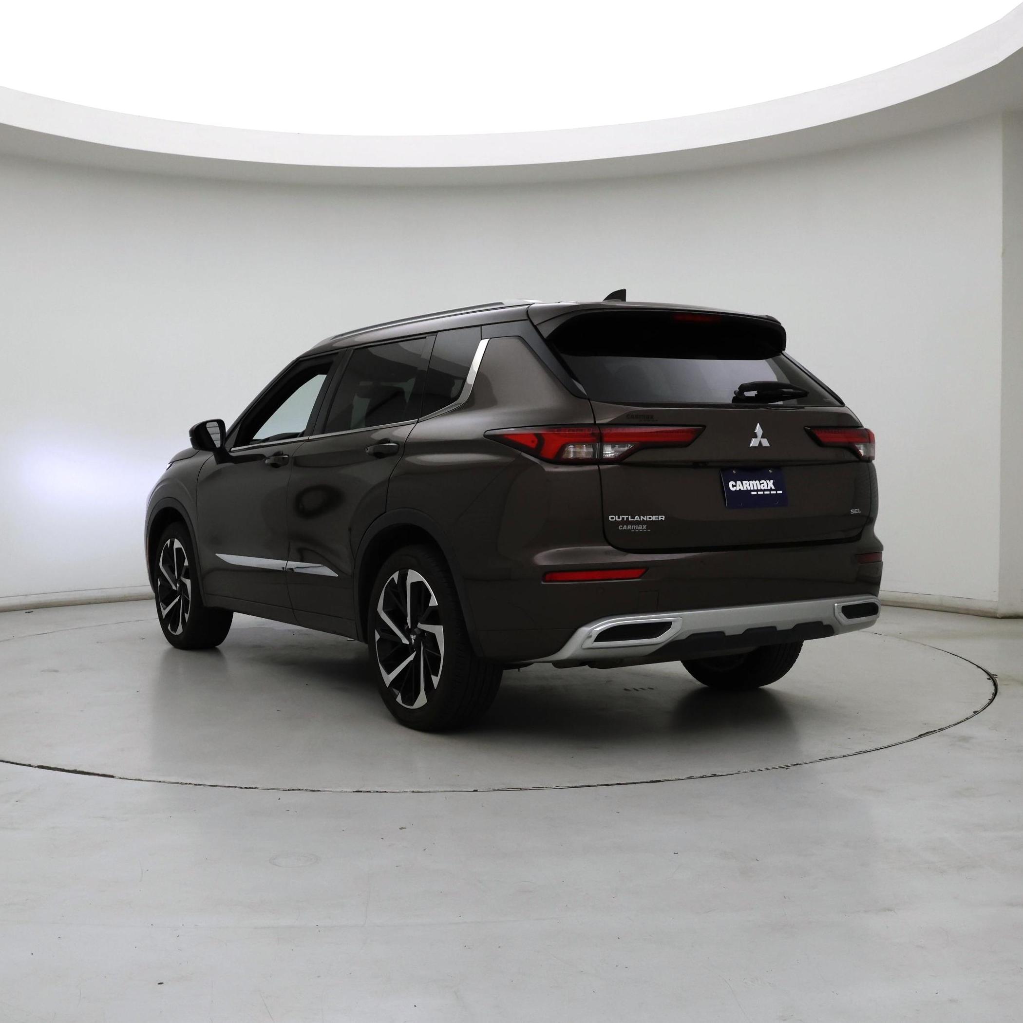 Thumbnail: 2022 Mitsubishi Outlander - 2