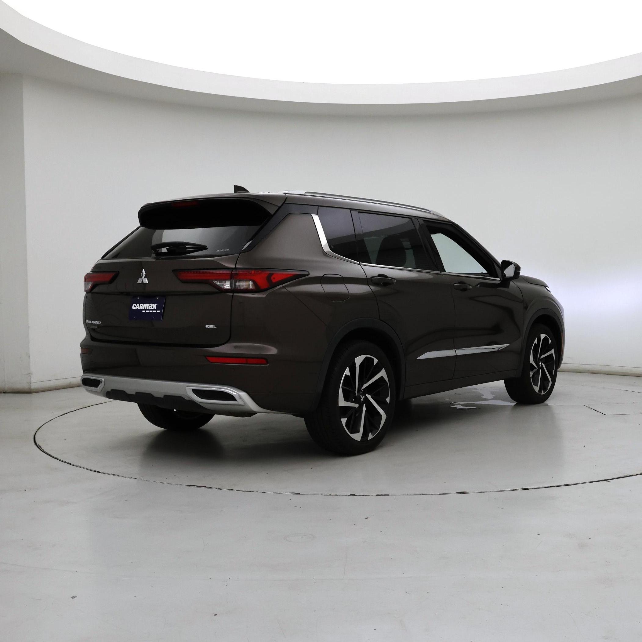 Thumbnail: 2022 Mitsubishi Outlander - 8