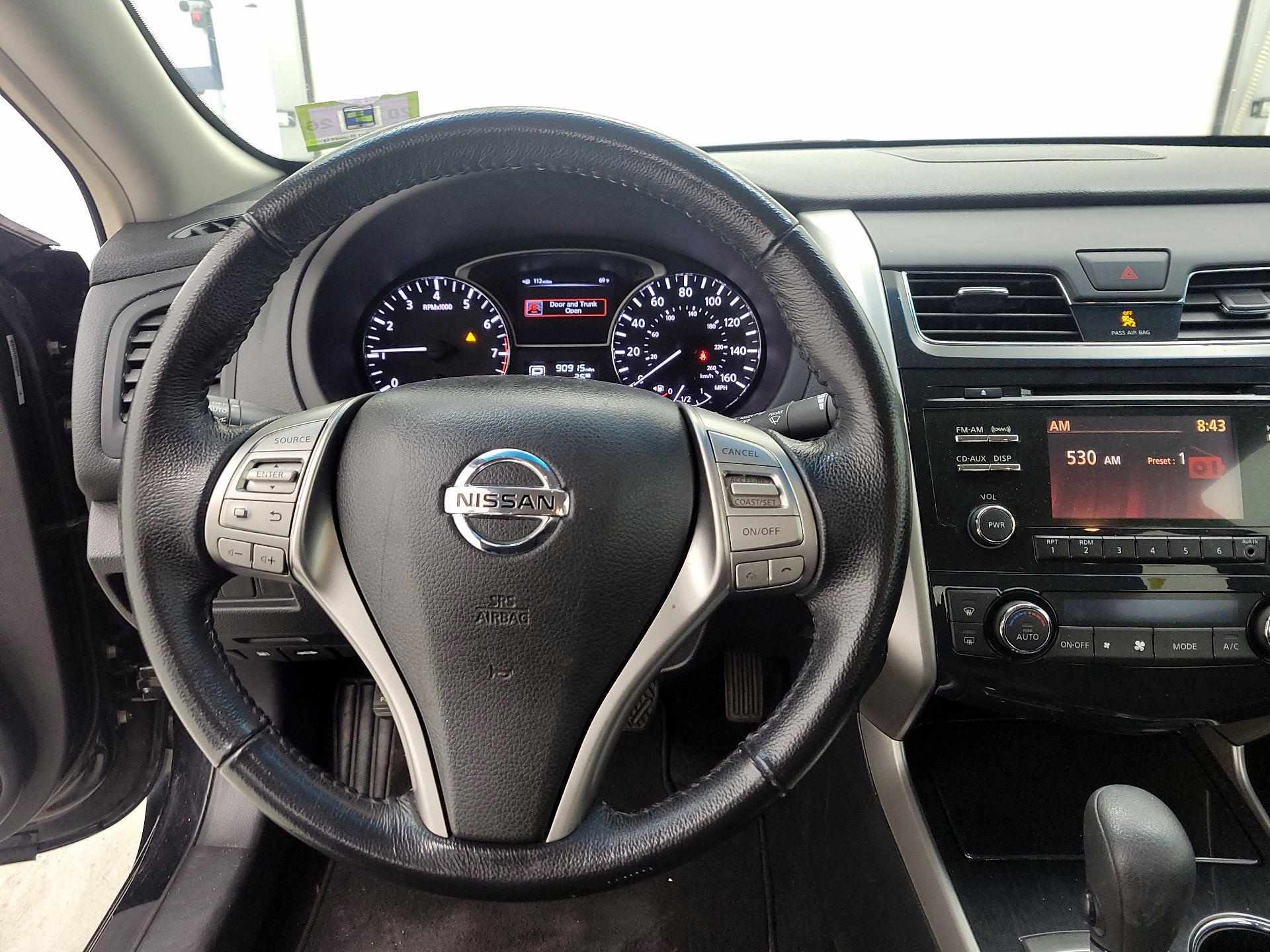 Thumbnail: 2013 Nissan Altima - 10