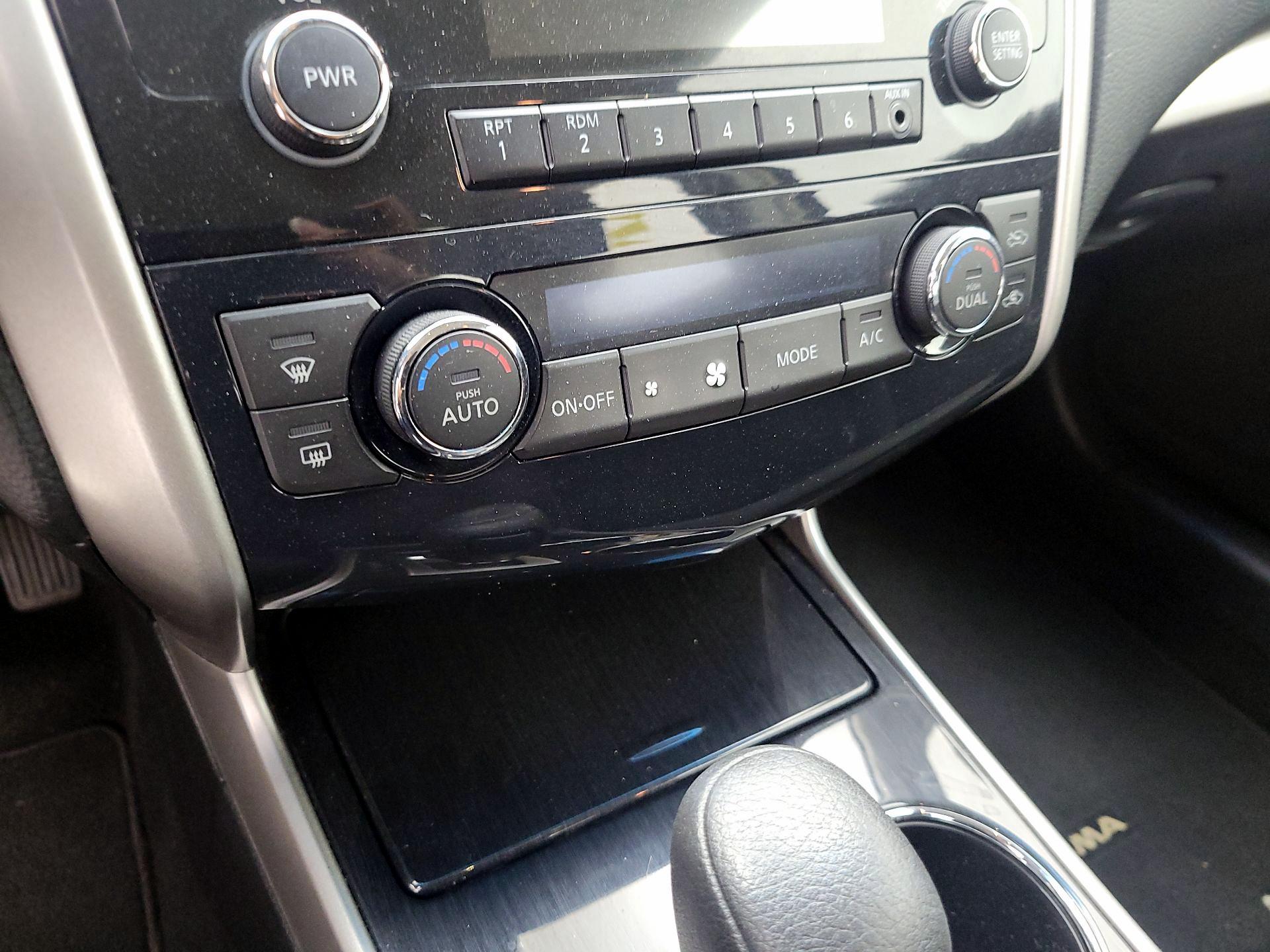 Thumbnail: 2013 Nissan Altima - 16