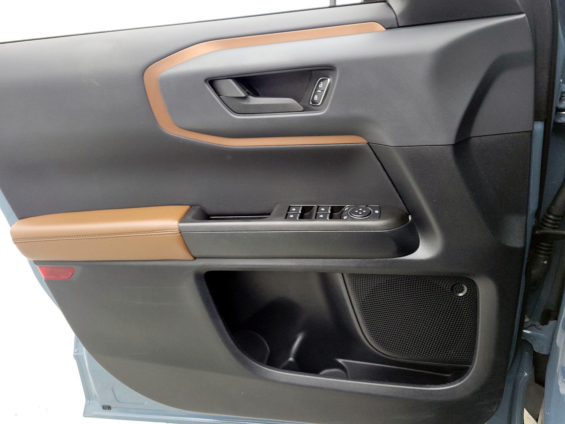Thumbnail: 2021 Ford Bronco Sport - 12