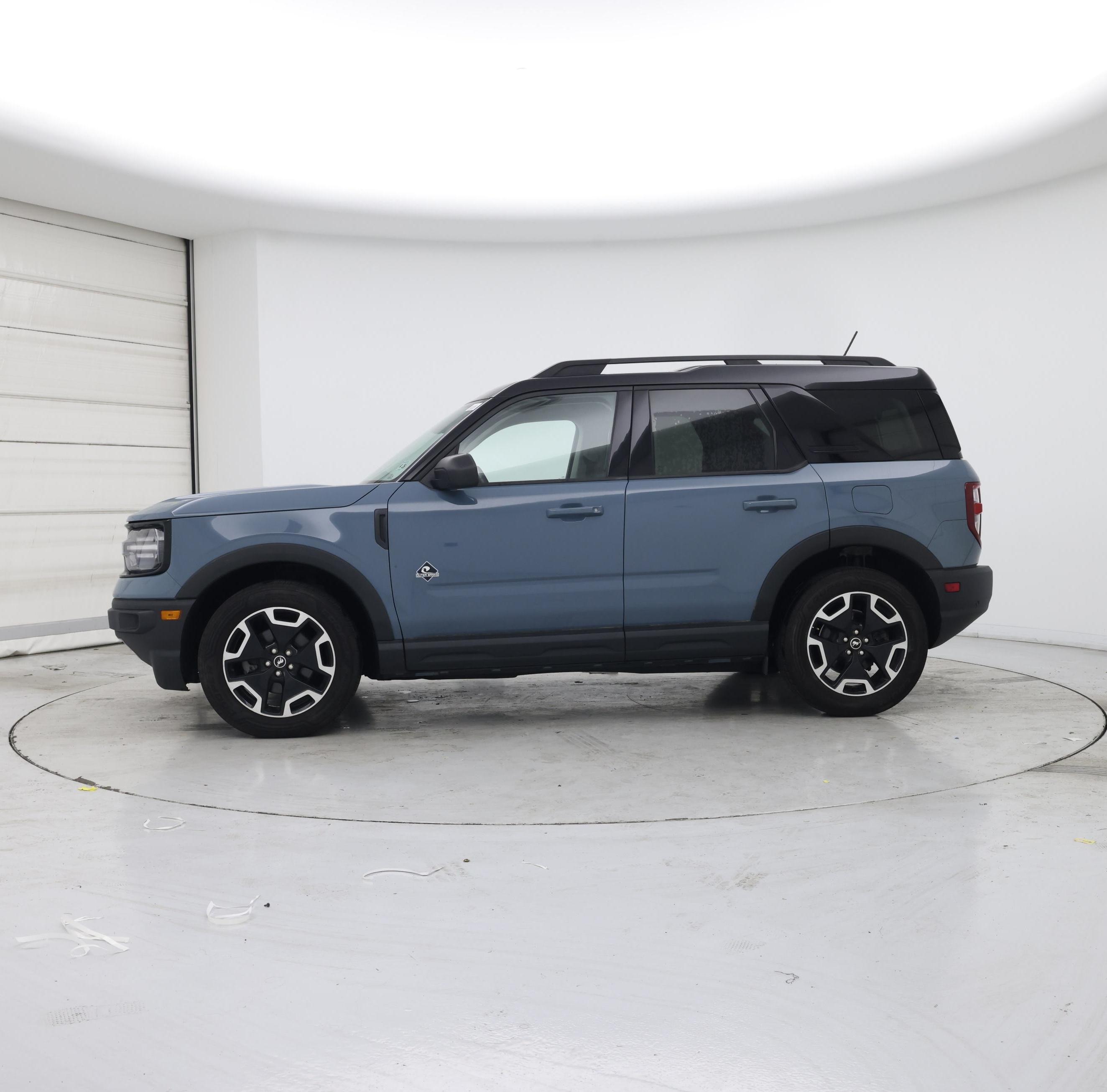Thumbnail: 2021 Ford Bronco Sport - 3