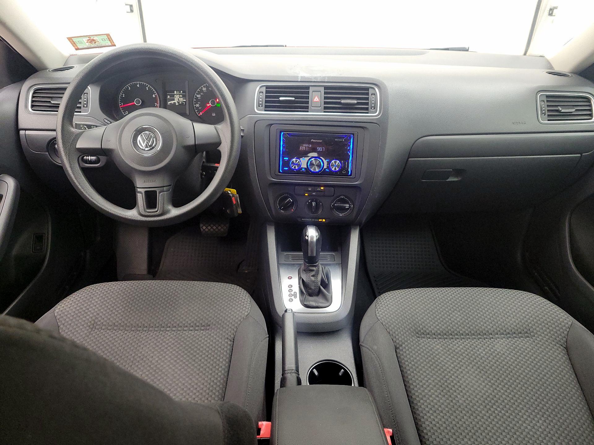 Thumbnail: 2014 Volkswagen Jetta - 9
