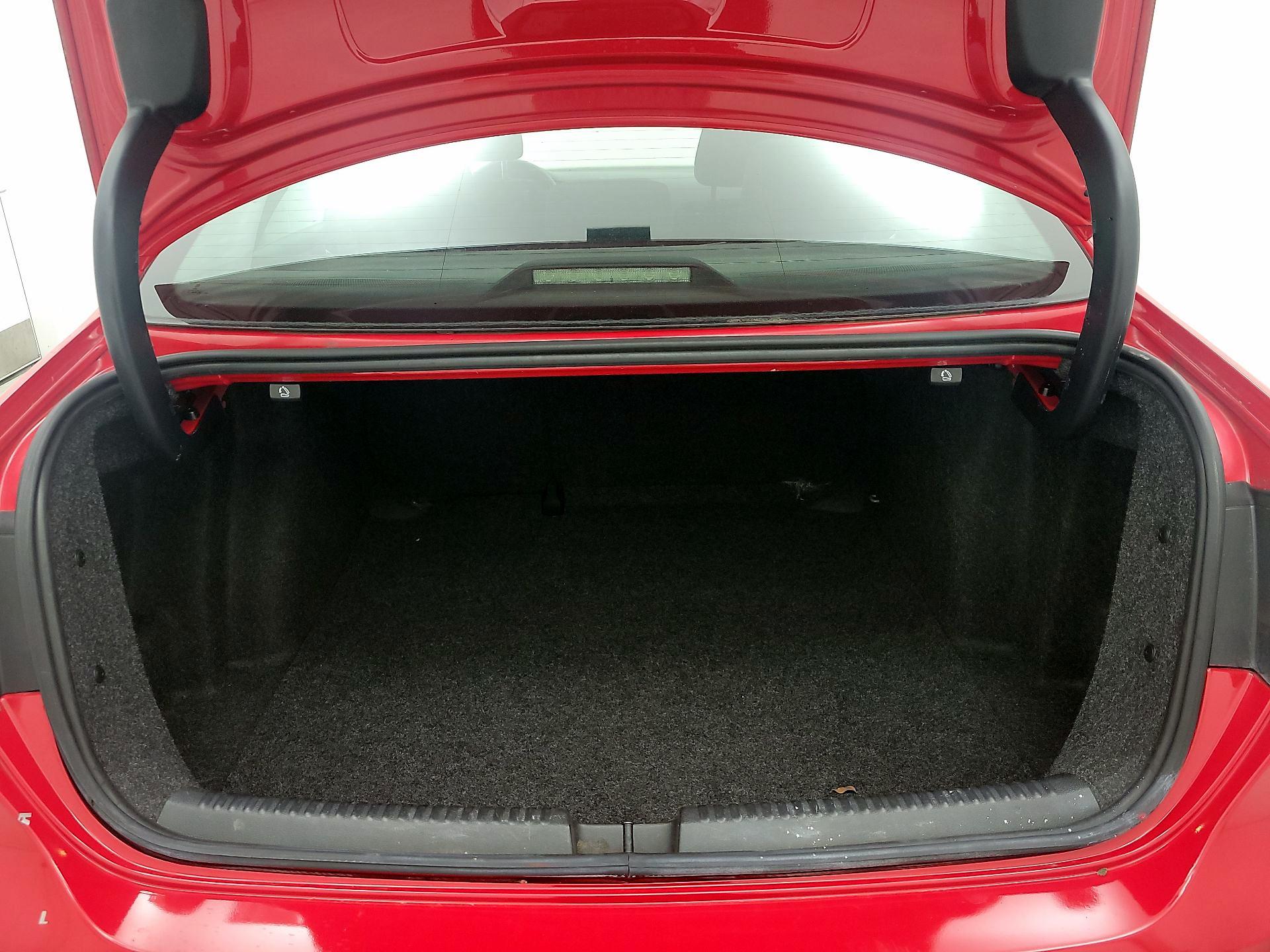 Thumbnail: 2014 Volkswagen Jetta - 17