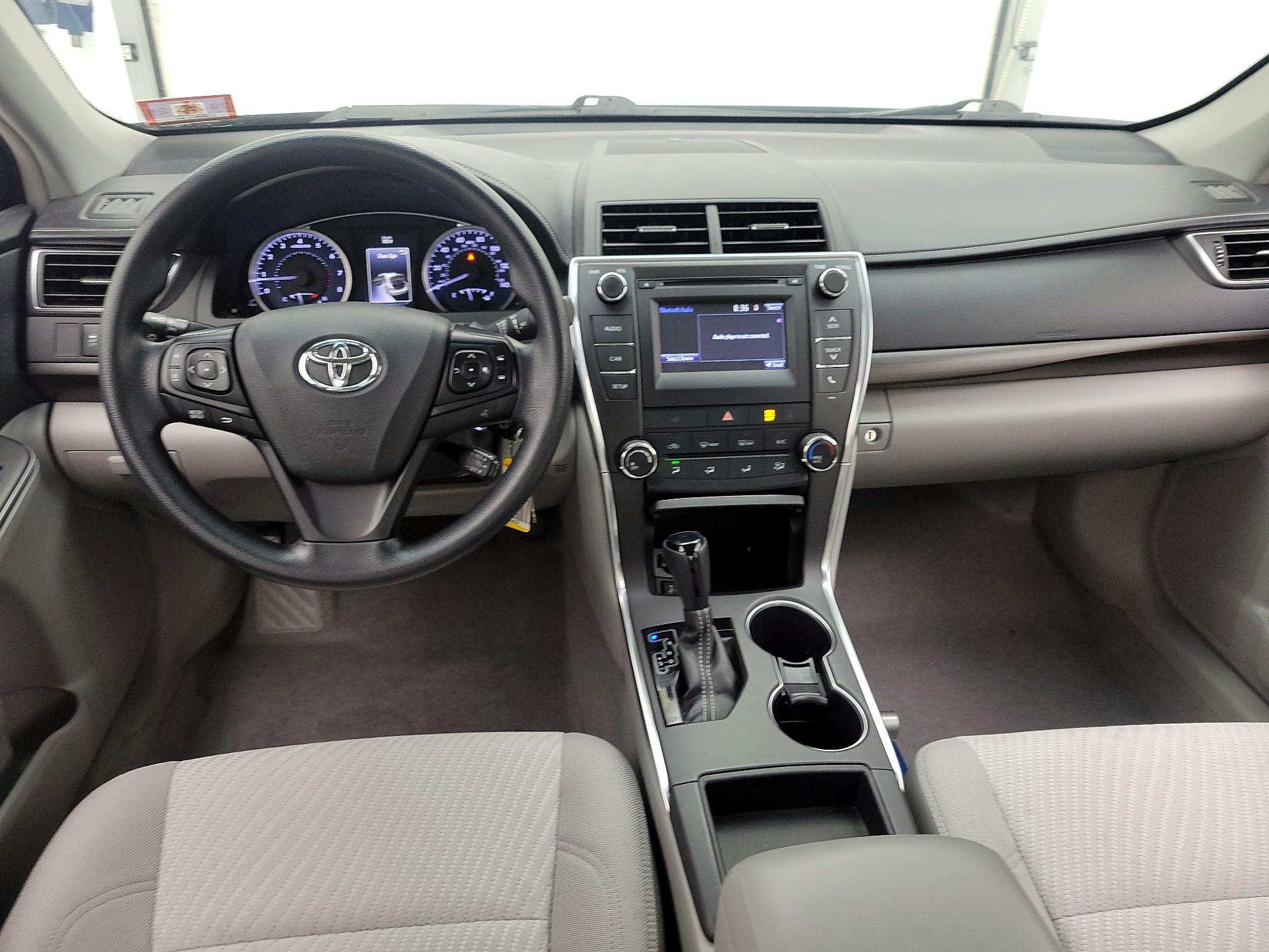 Thumbnail: 2017 Toyota Camry - 9