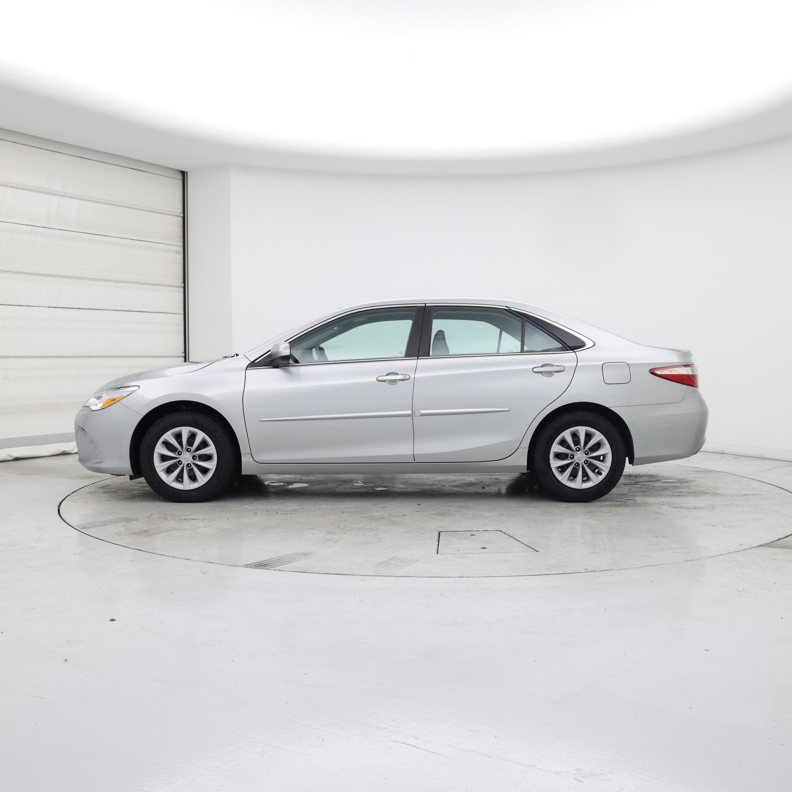 Thumbnail: 2017 Toyota Camry - 3