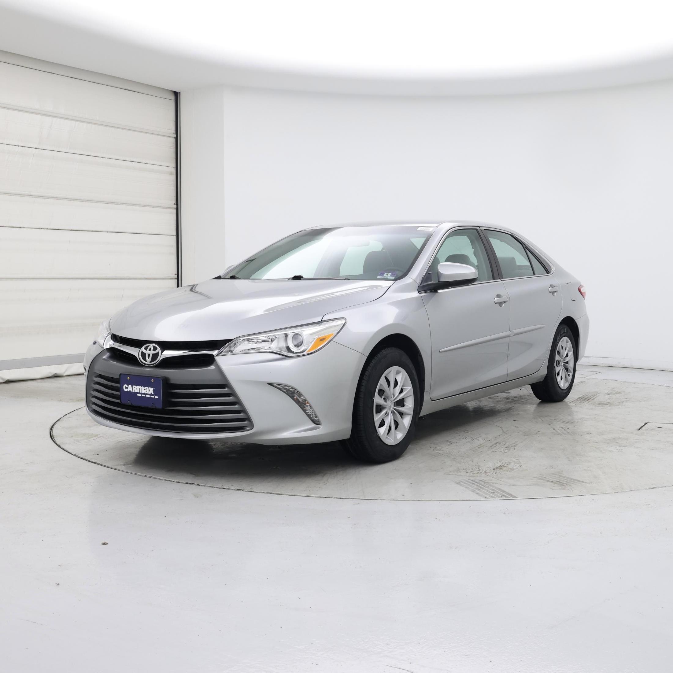 Thumbnail: 2017 Toyota Camry - 4