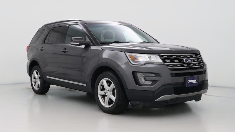 2017 Ford Explorer XLT Hero Image