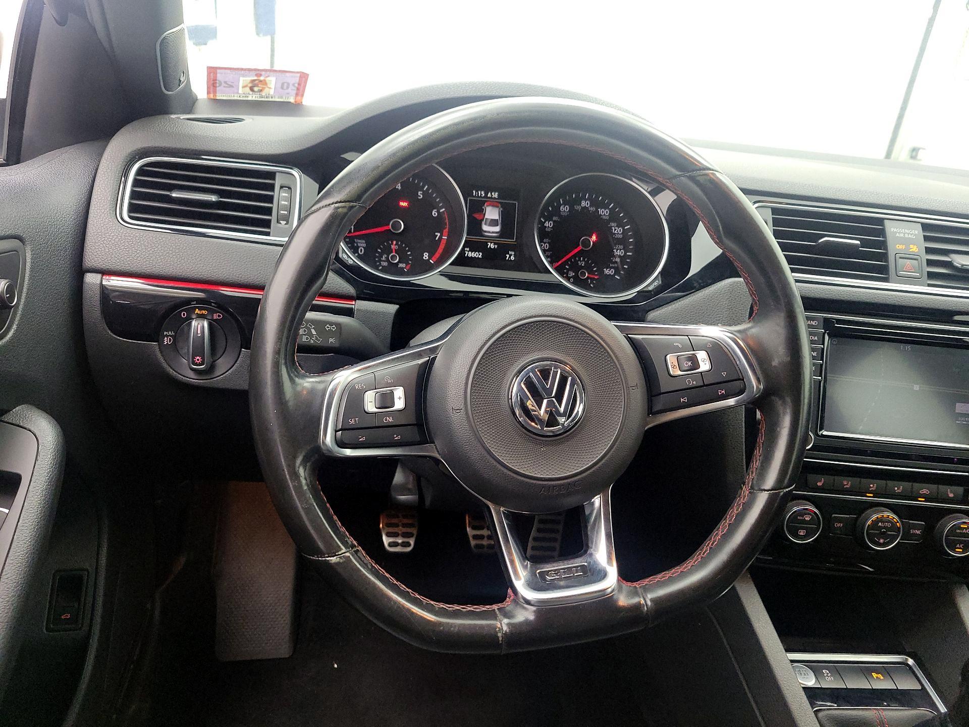 Thumbnail: 2017 Volkswagen Jetta - 10