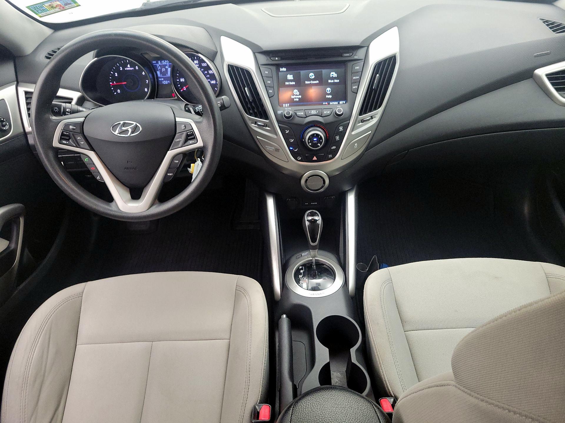 Thumbnail: 2013 Hyundai Veloster - 9