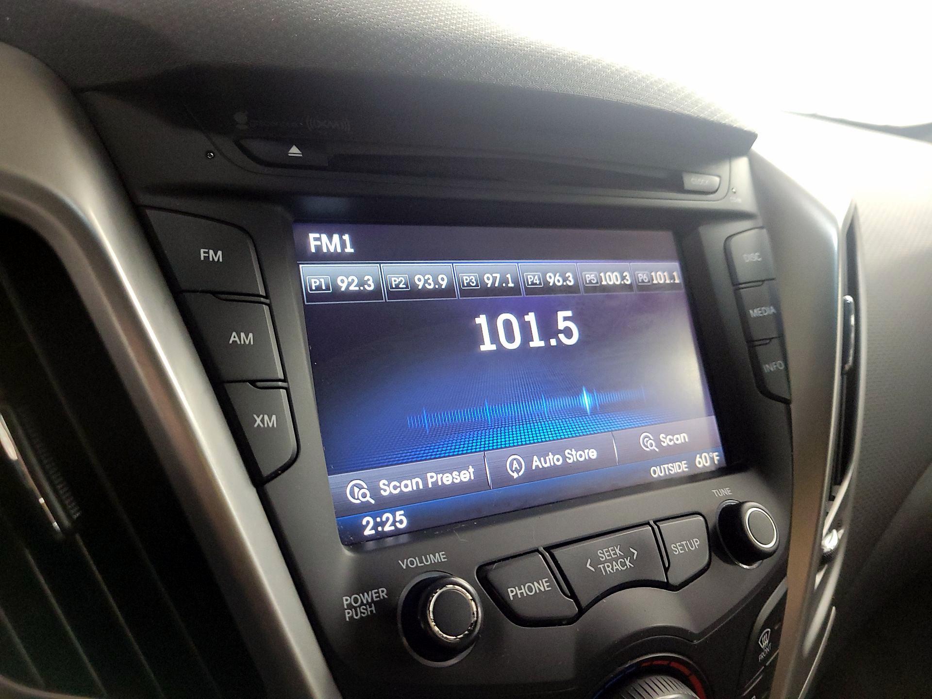 Thumbnail: 2013 Hyundai Veloster - 14