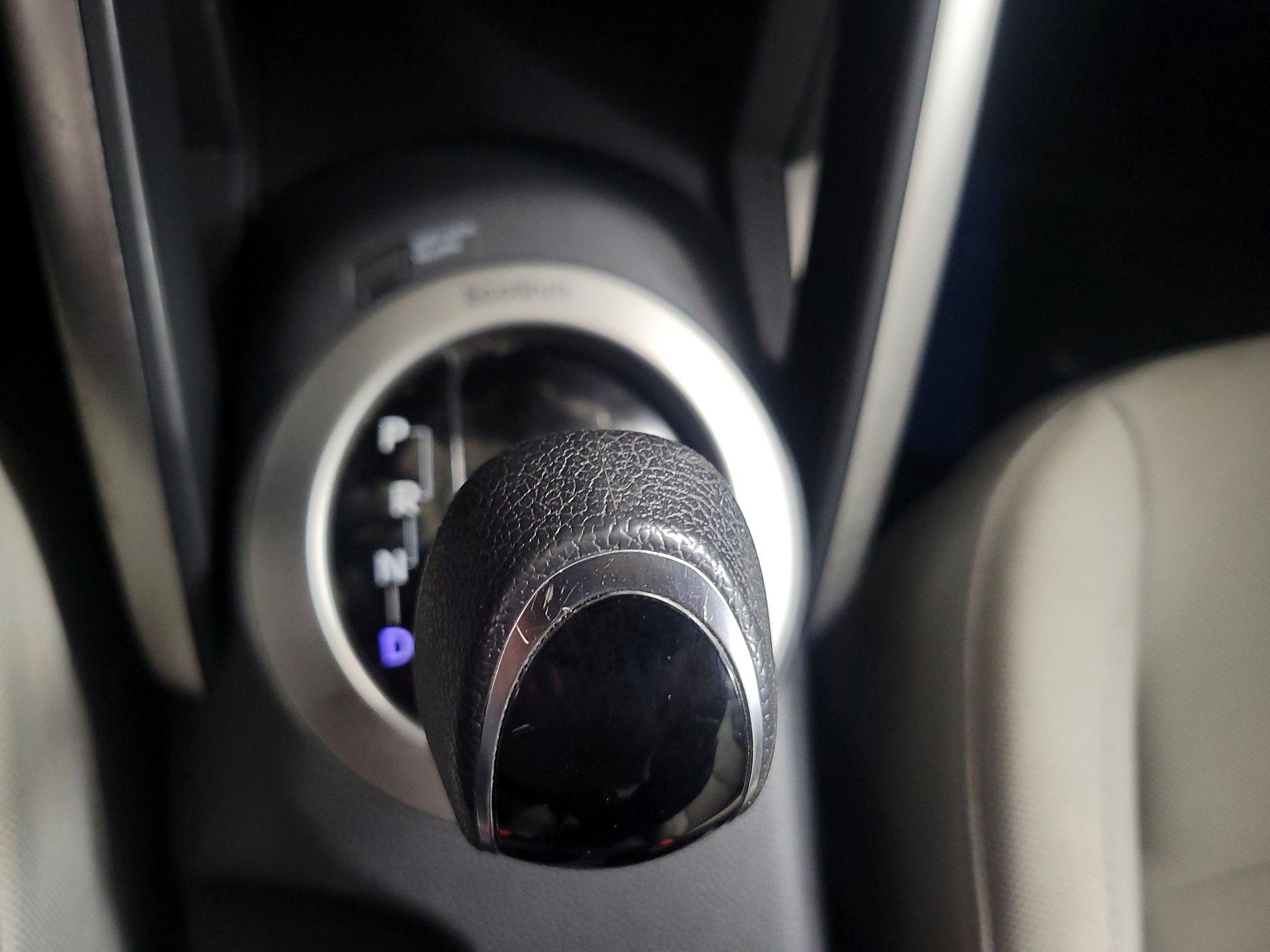 Thumbnail: 2013 Hyundai Veloster - 16