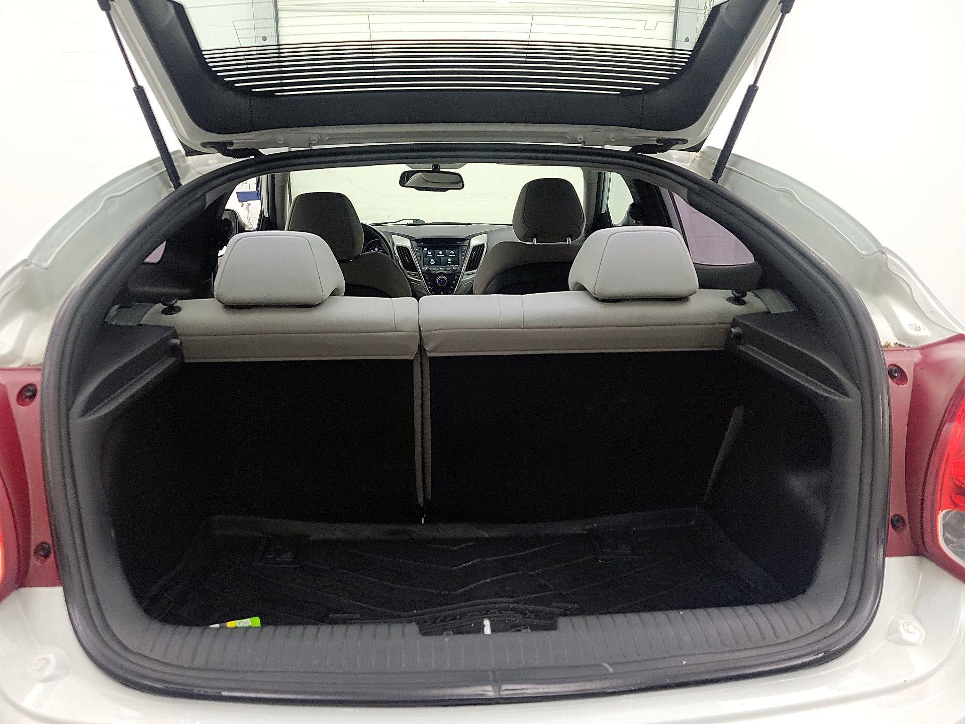 Thumbnail: 2013 Hyundai Veloster - 19
