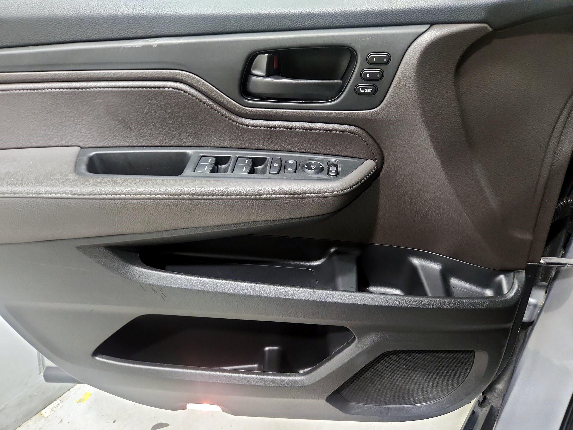 Thumbnail: 2021 Honda Odyssey - 12