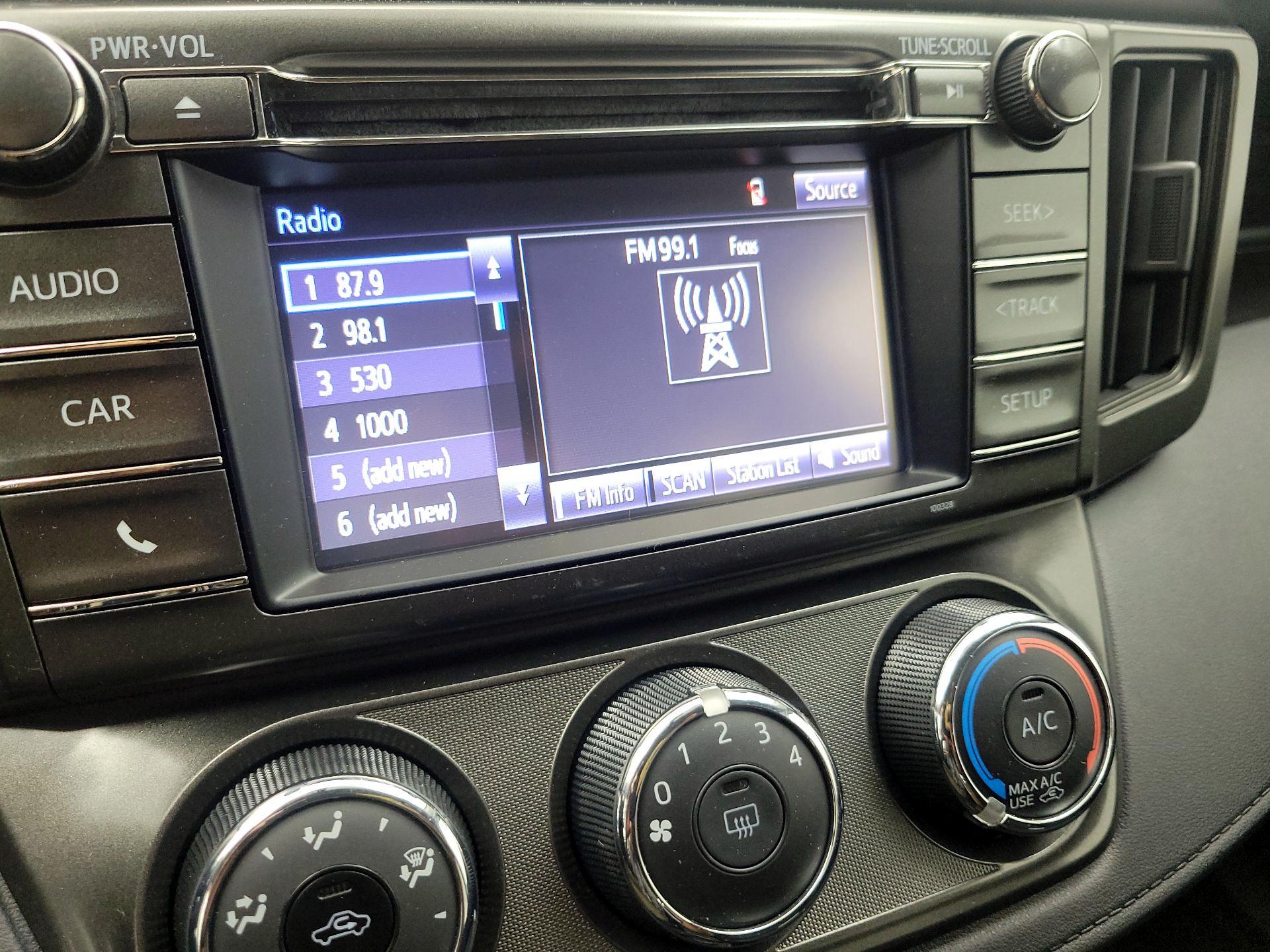 Thumbnail: 2015 Toyota RAV4 - 15