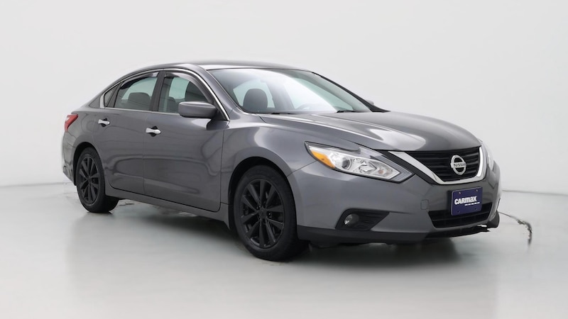 2017 Nissan Altima SV Hero Image