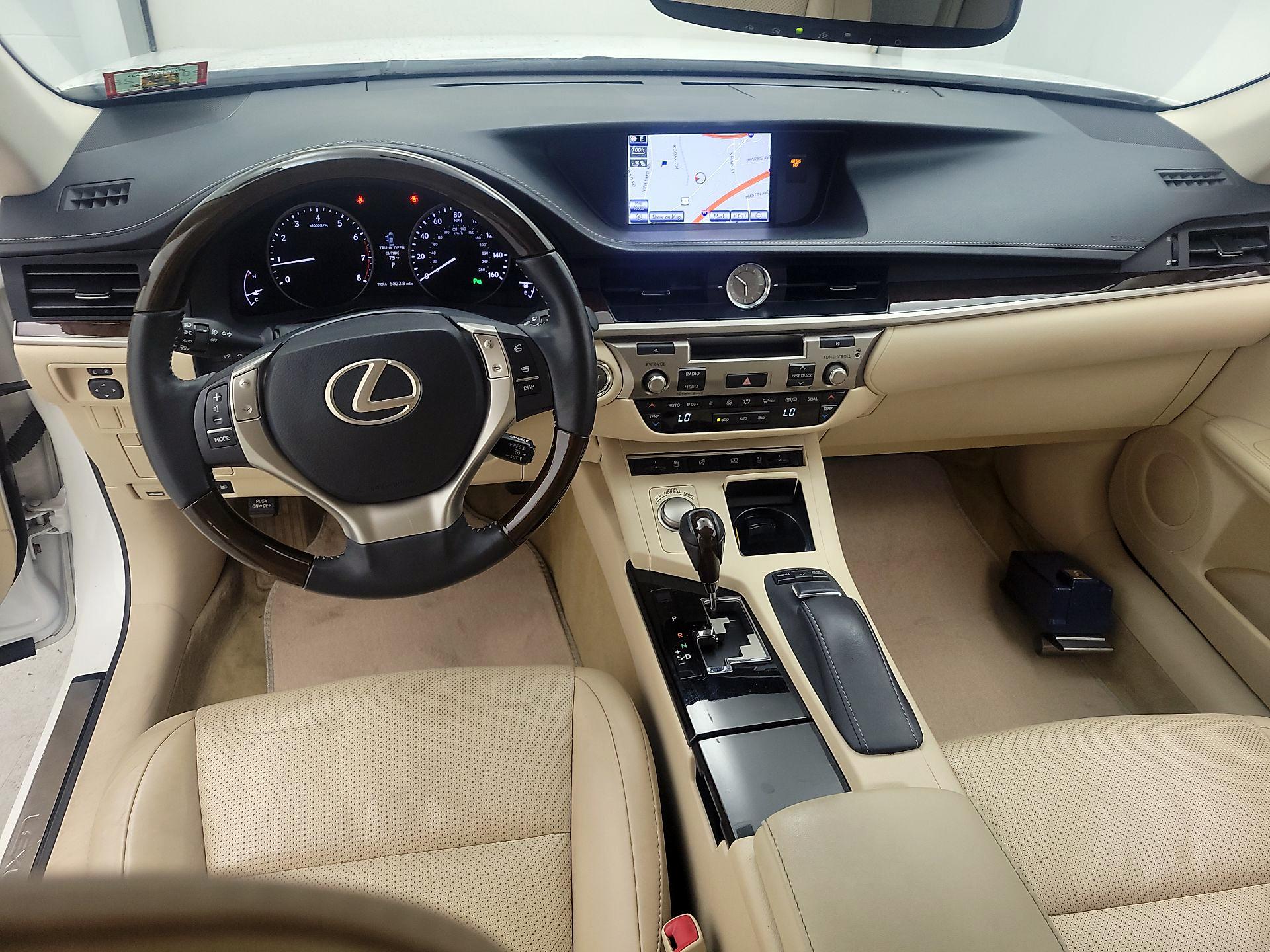 Thumbnail: 2014 Lexus ES - 9