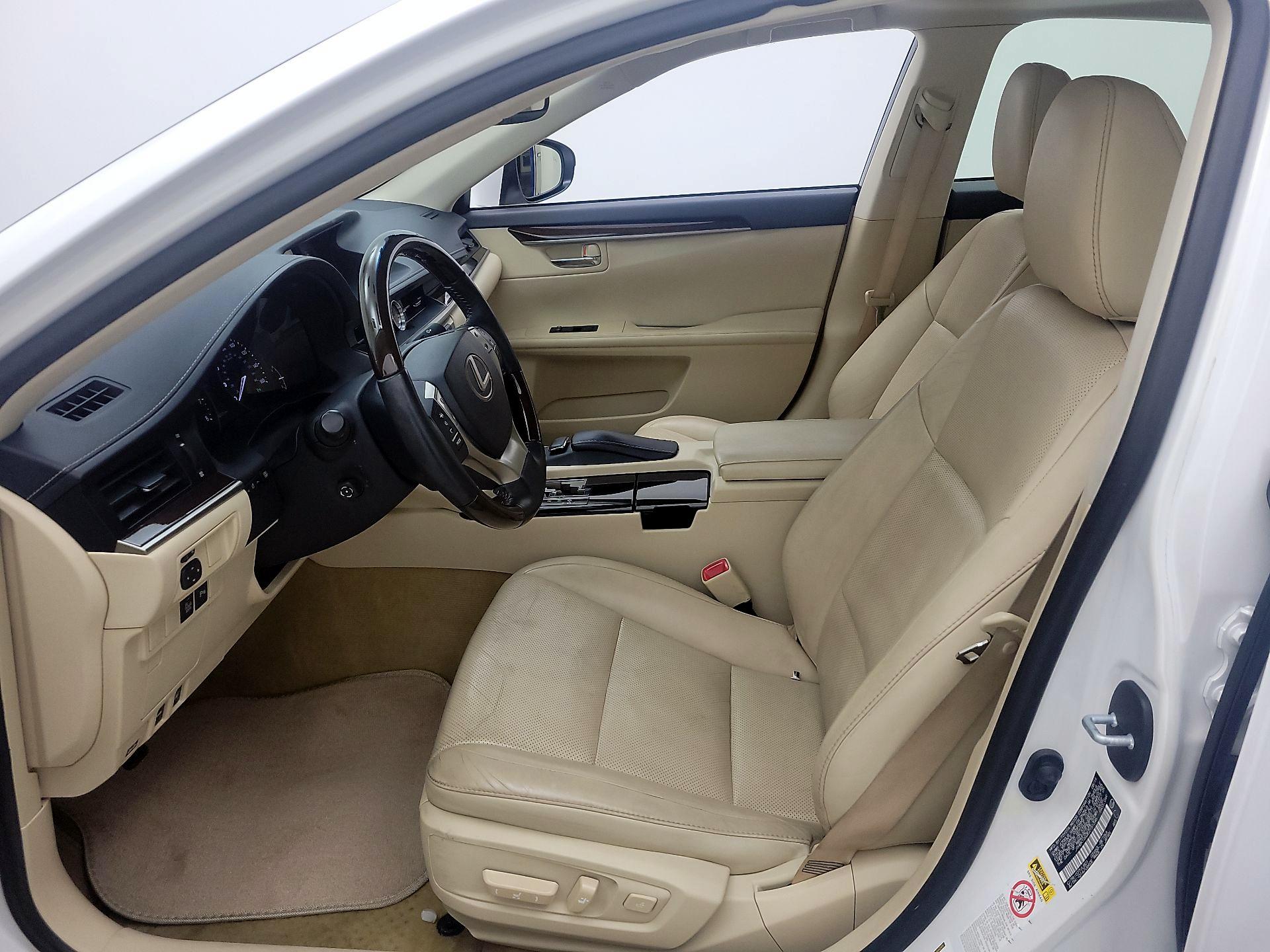 Thumbnail: 2014 Lexus ES - 11
