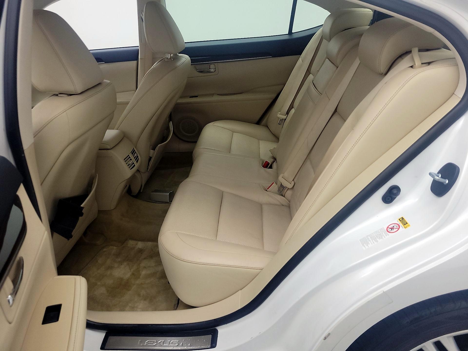 Thumbnail: 2014 Lexus ES - 20