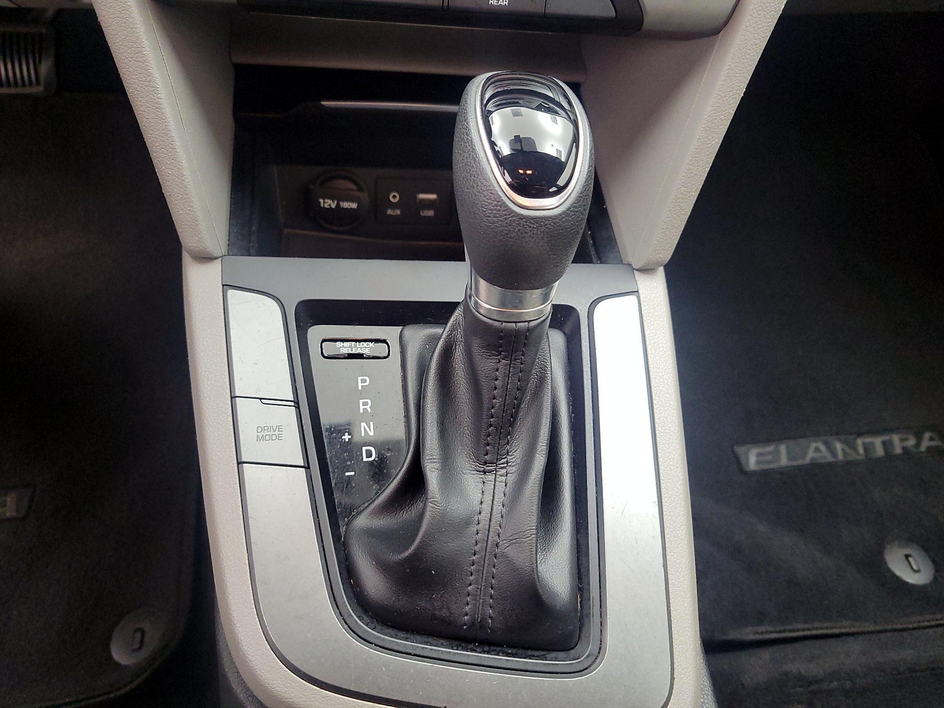 Thumbnail: 2017 Hyundai Elantra - 16