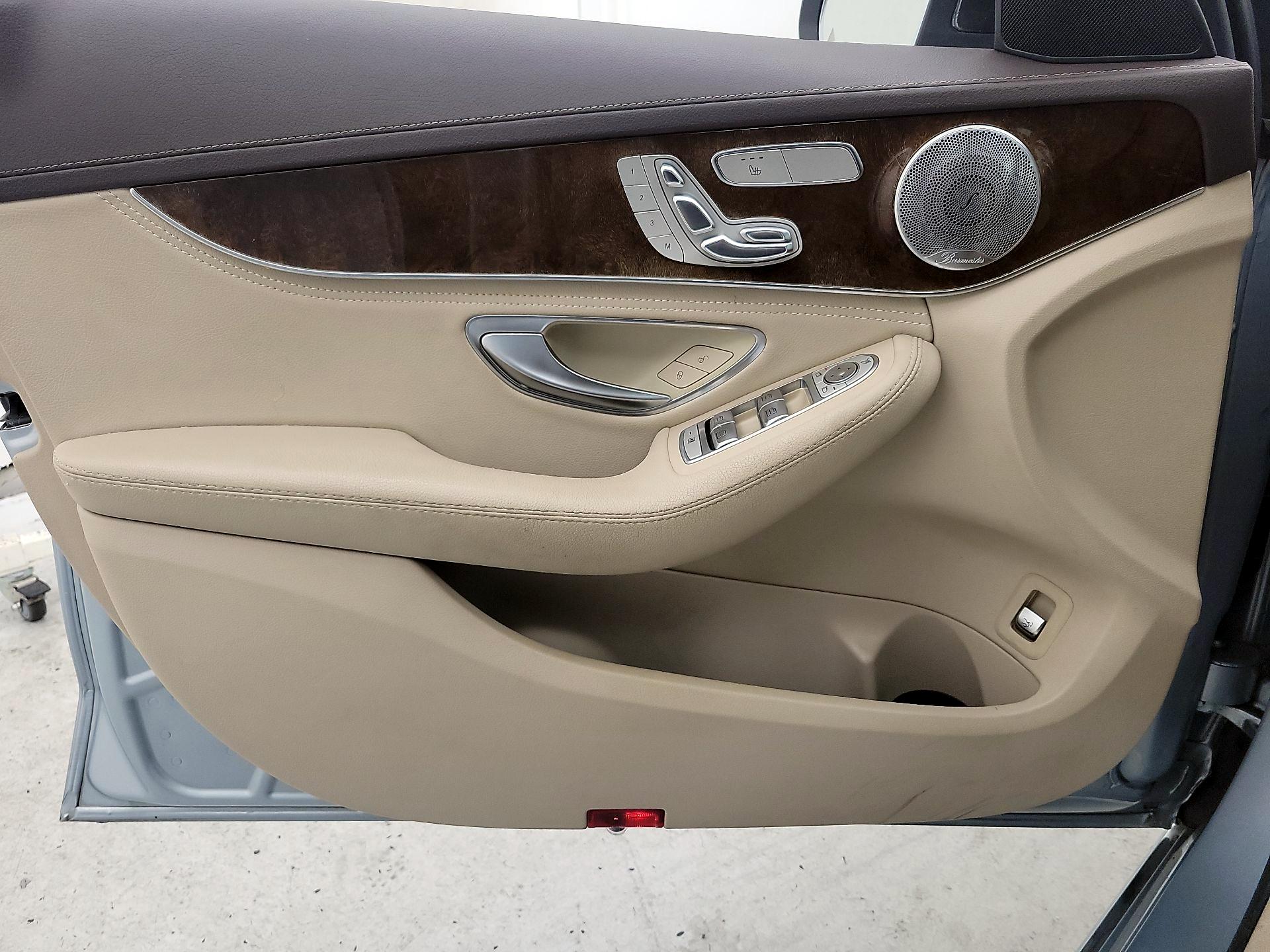 Thumbnail: 2015 Mercedes-Benz C-Class - 12