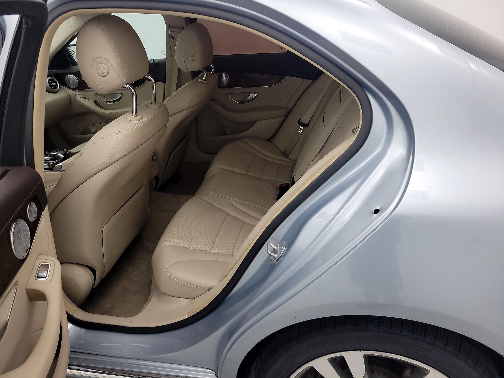 Thumbnail: 2015 Mercedes-Benz C-Class - 20