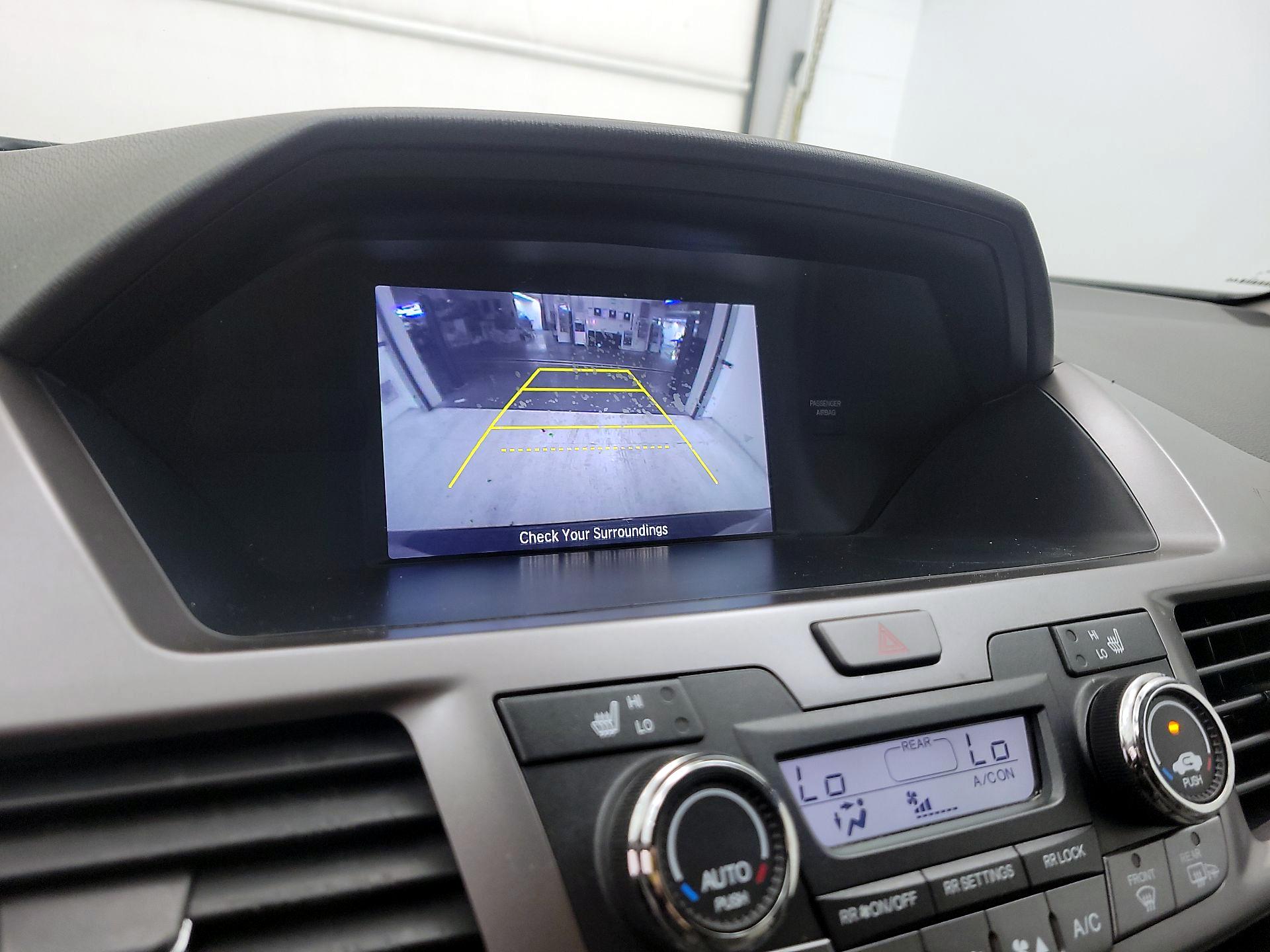 Thumbnail: 2015 Honda Odyssey - 14