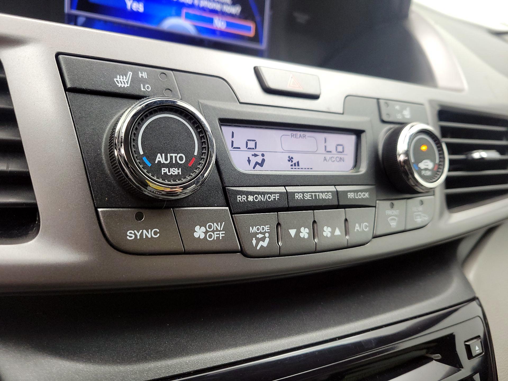Thumbnail: 2015 Honda Odyssey - 16