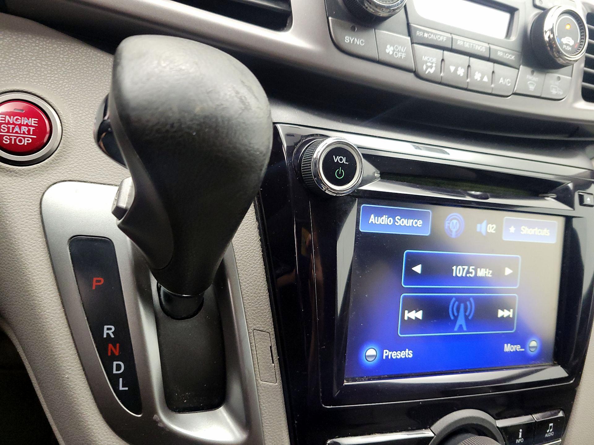 Thumbnail: 2015 Honda Odyssey - 17