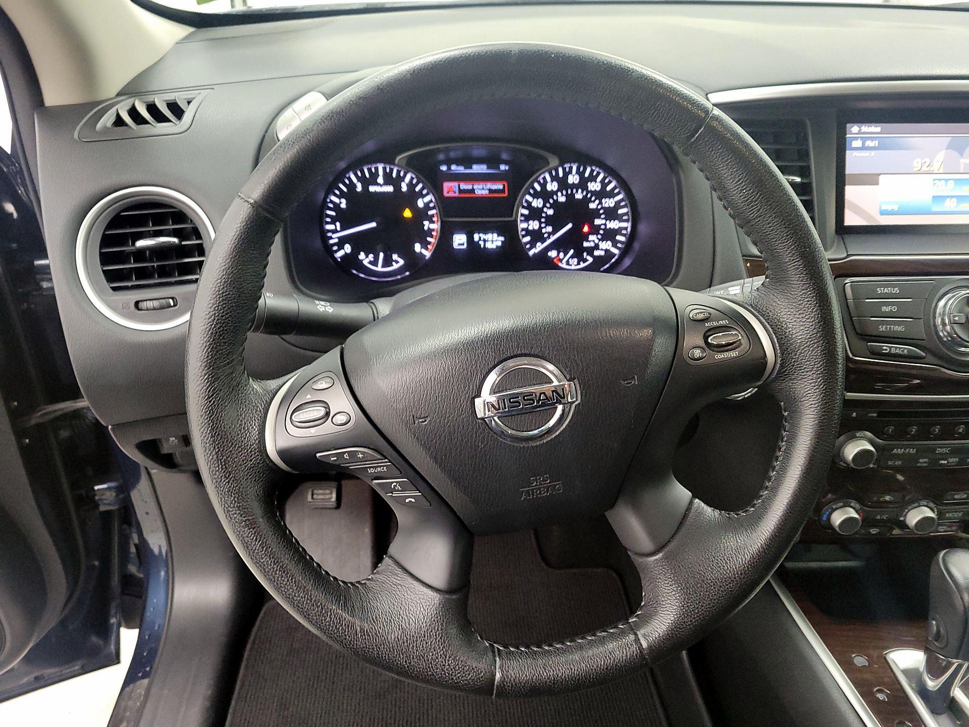 Thumbnail: 2013 Nissan Pathfinder - 10