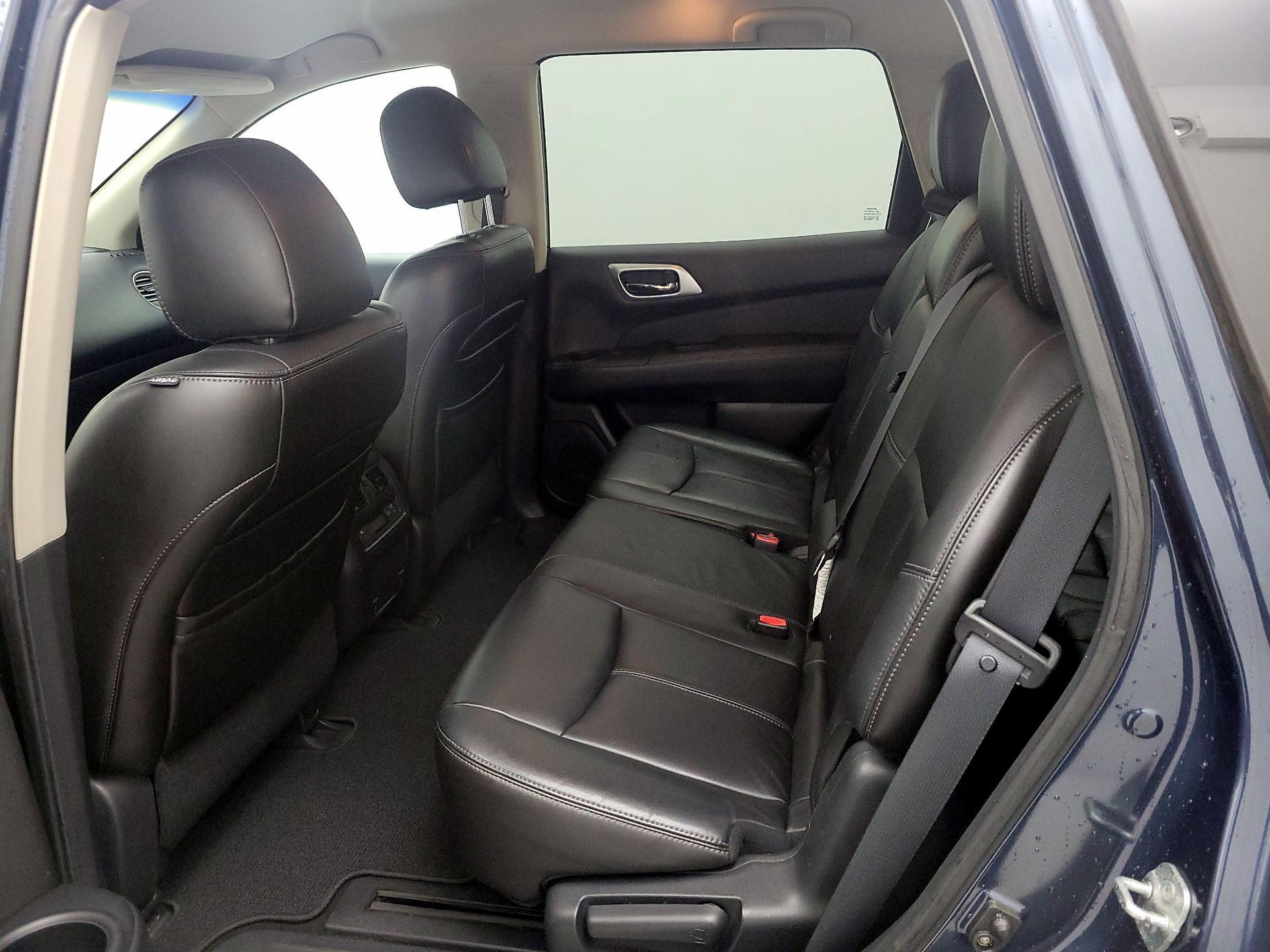 Thumbnail: 2013 Nissan Pathfinder - 19