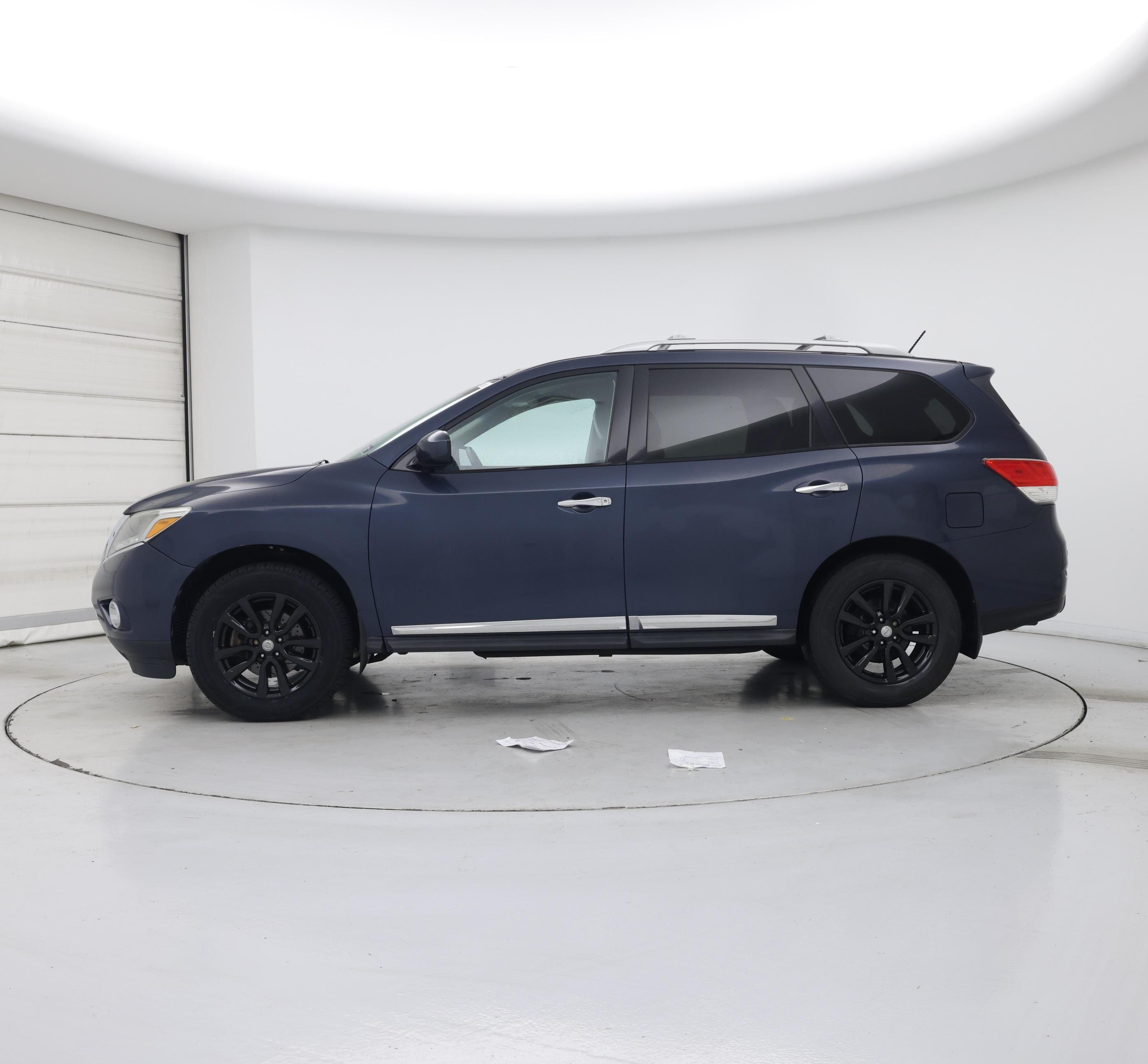Thumbnail: 2013 Nissan Pathfinder - 3