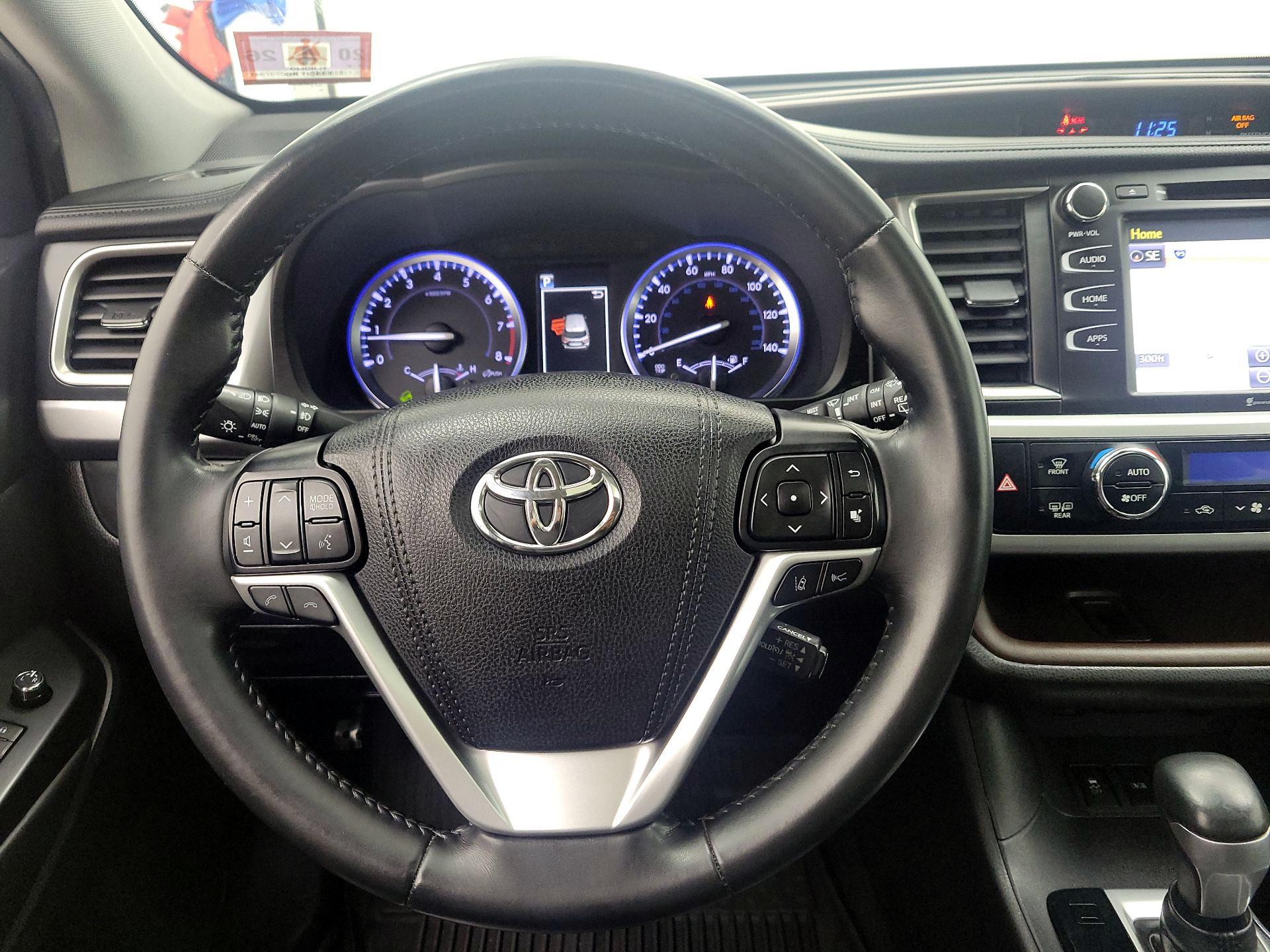 Thumbnail: 2019 Toyota Highlander - 10