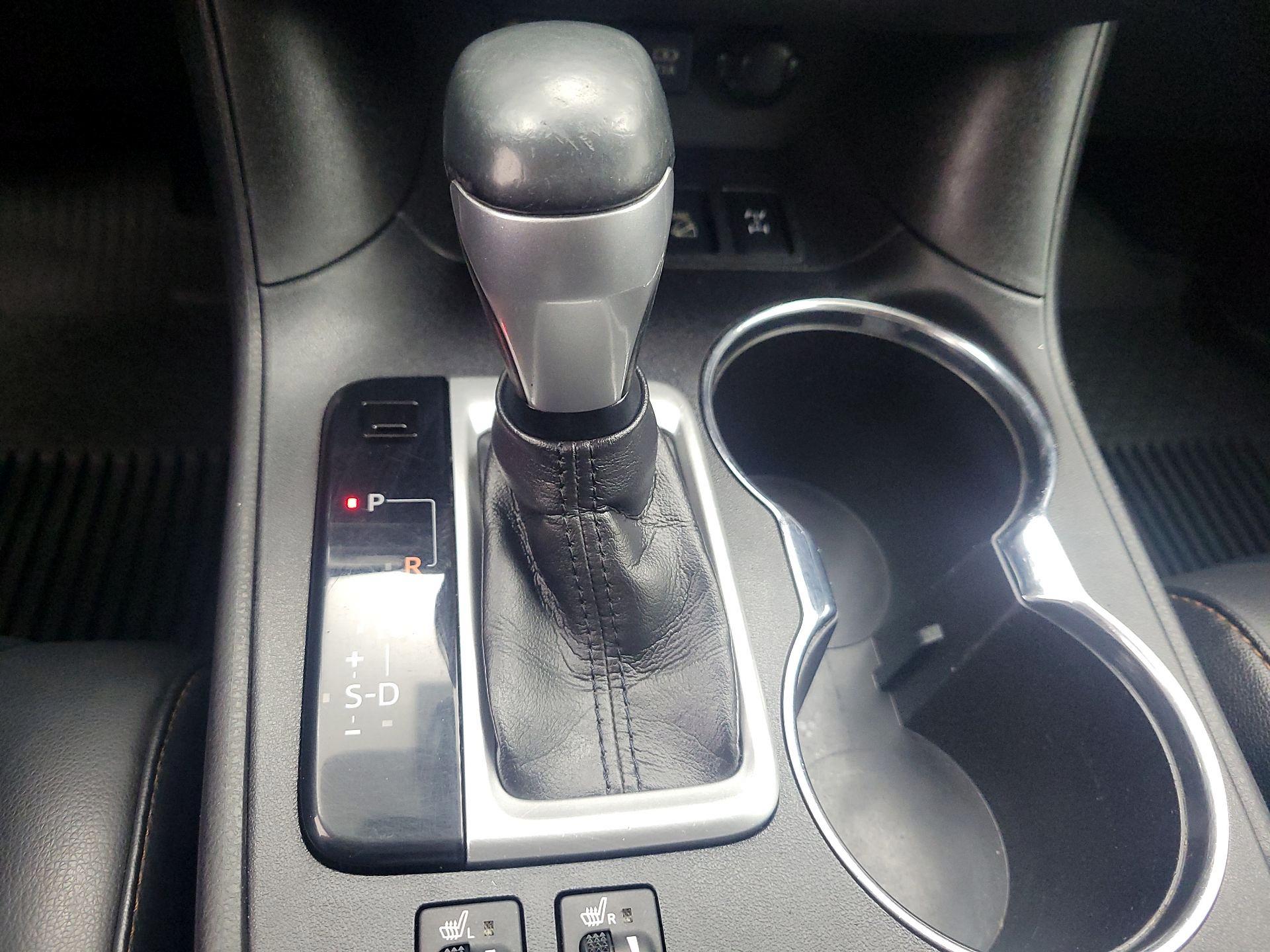 Thumbnail: 2019 Toyota Highlander - 18