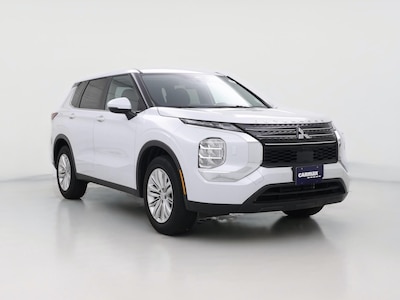 White 2024 Mitsubishi Outlander ES